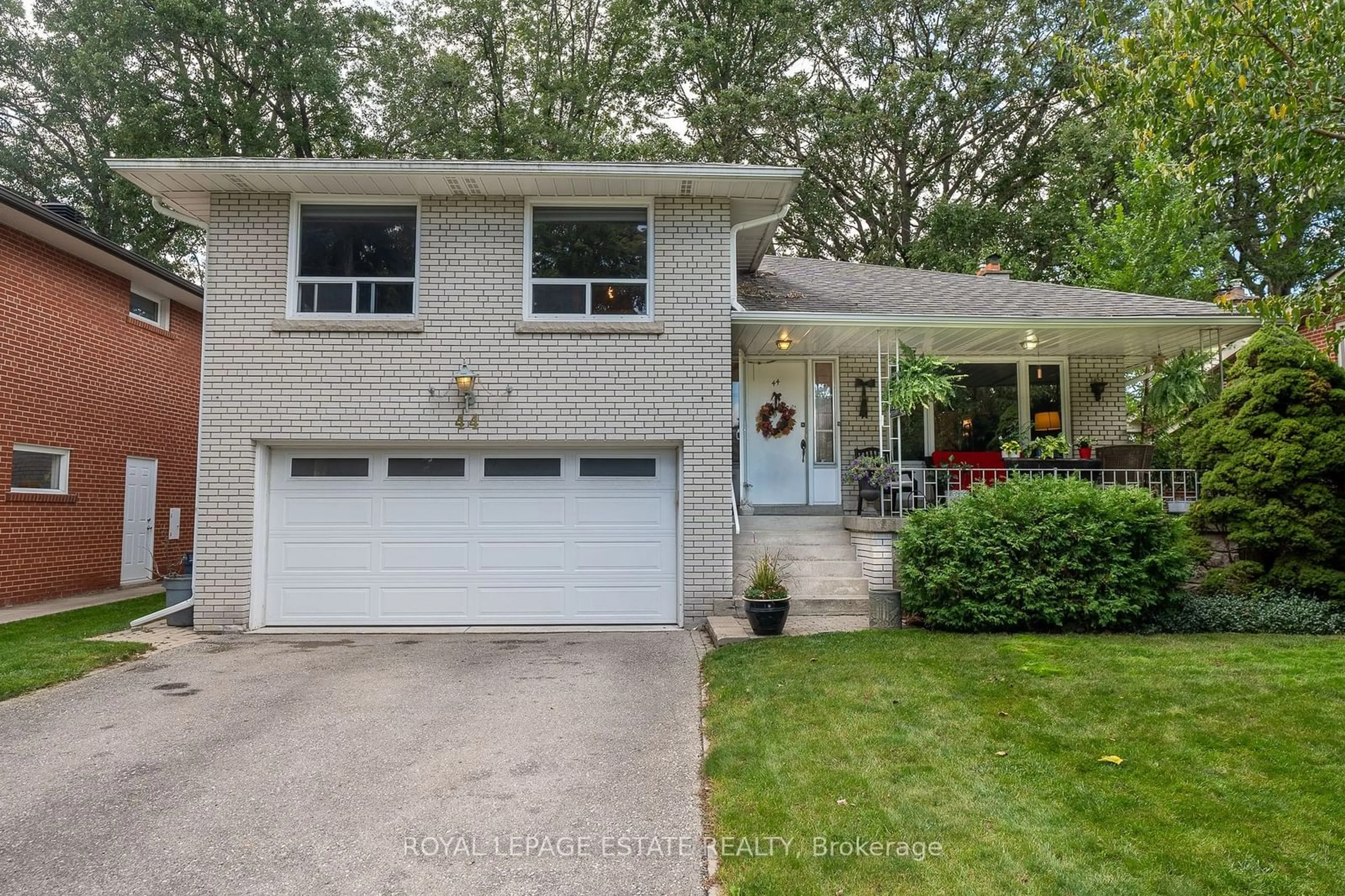 Frontside or backside of a home, the street view for 44 Ashmount Cres, Toronto Ontario M9R 1C7