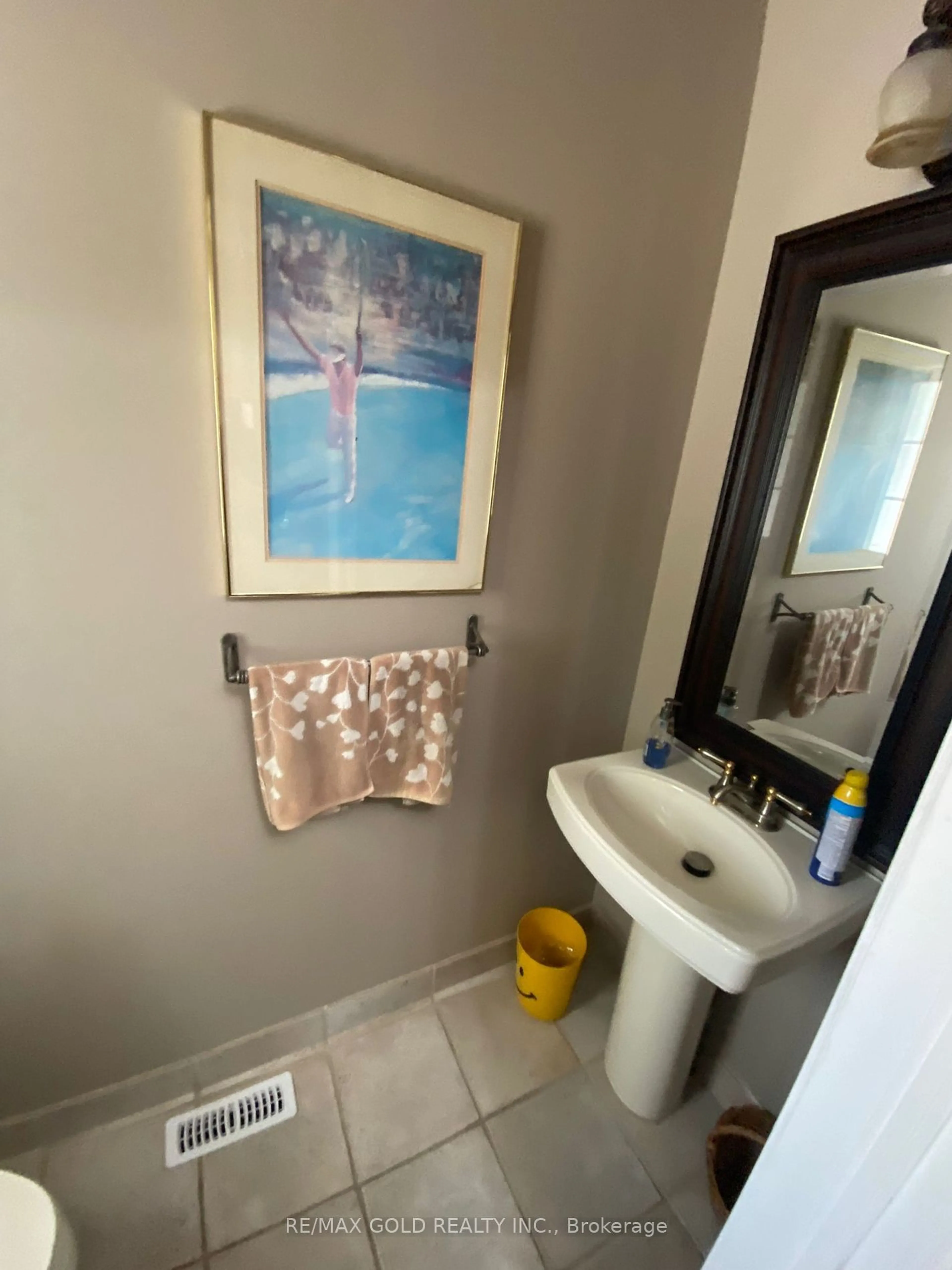 Bathroom, not visible floor for 55 Hartnell Sq #28, Brampton Ontario L6S 5W8