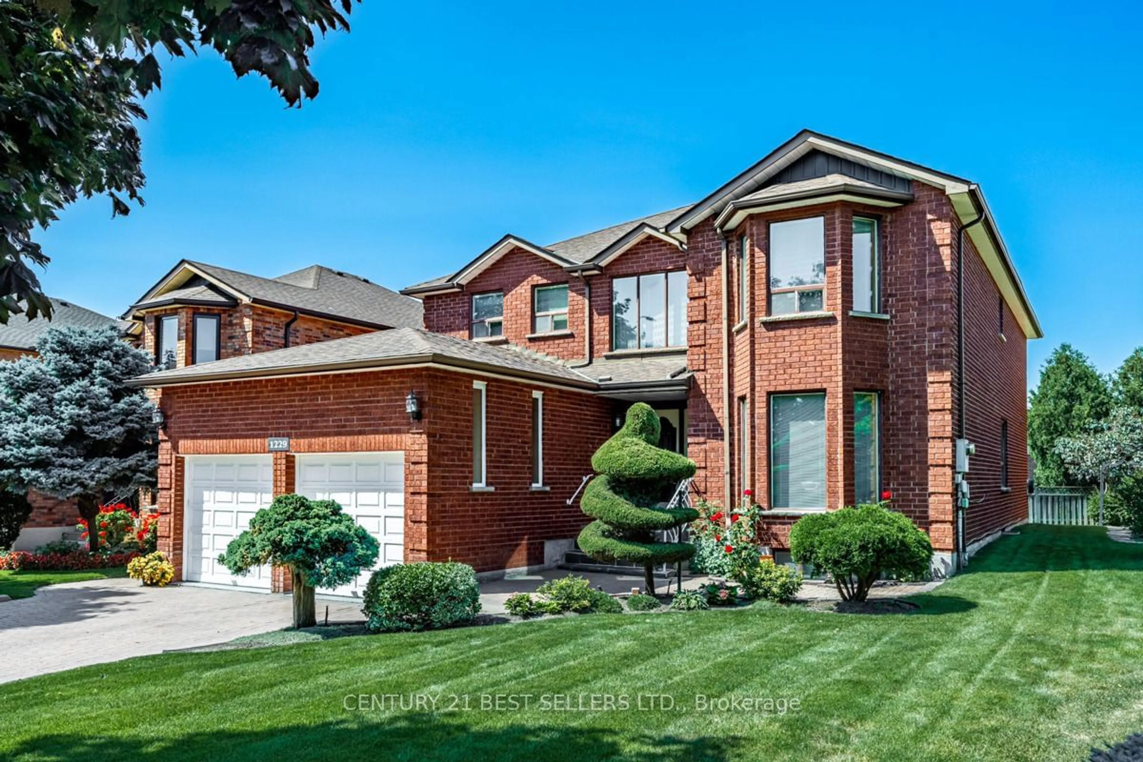 Home with brick exterior material for 1229 Sugar Maple Crt, Mississauga Ontario L4W 4P6