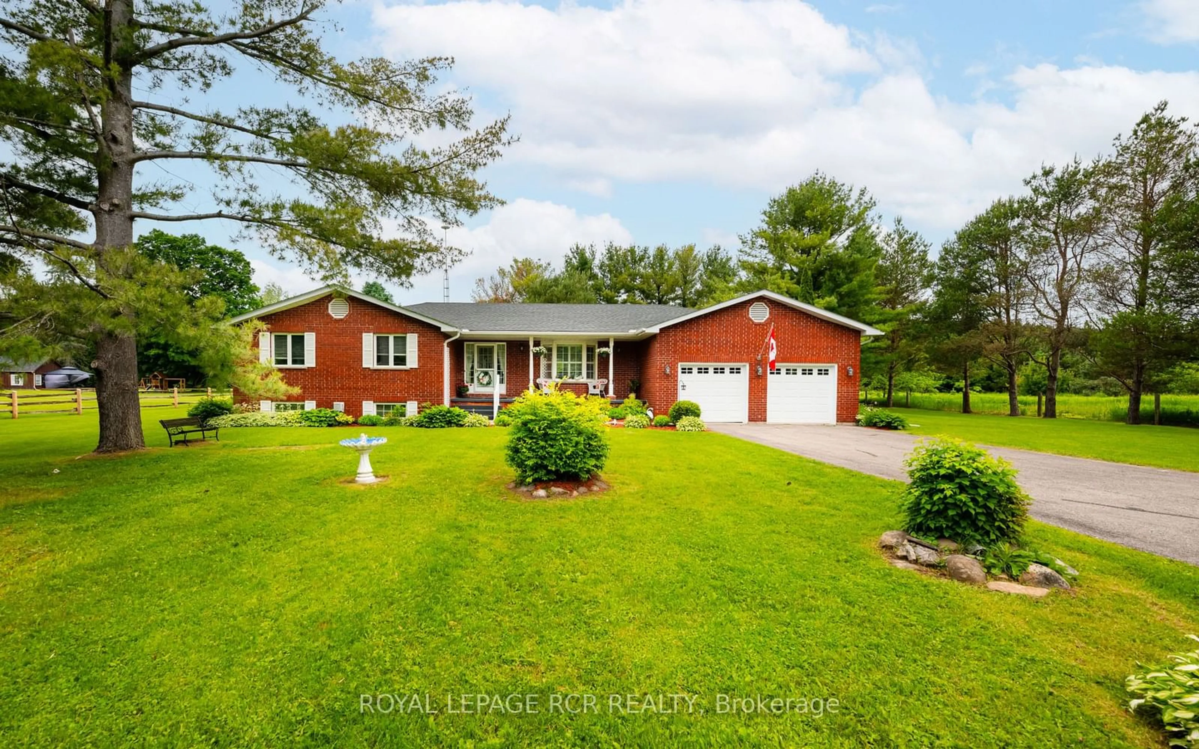 Frontside or backside of a home, cottage for 2534 Highpoint Sdrd, Caledon Ontario L7K 0J1