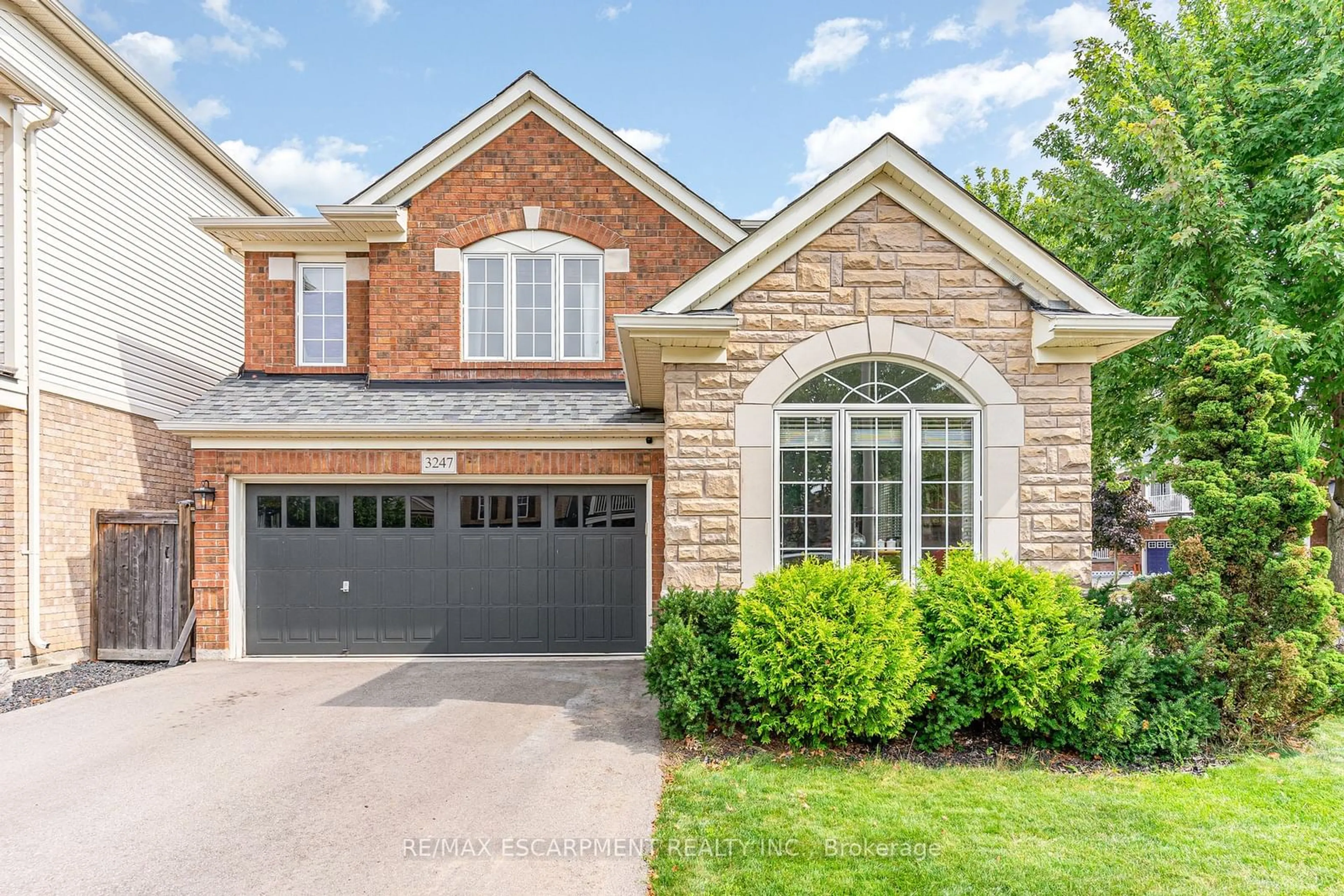 Home with brick exterior material for 3247 Steeplechase Dr, Burlington Ontario L7M 0C5