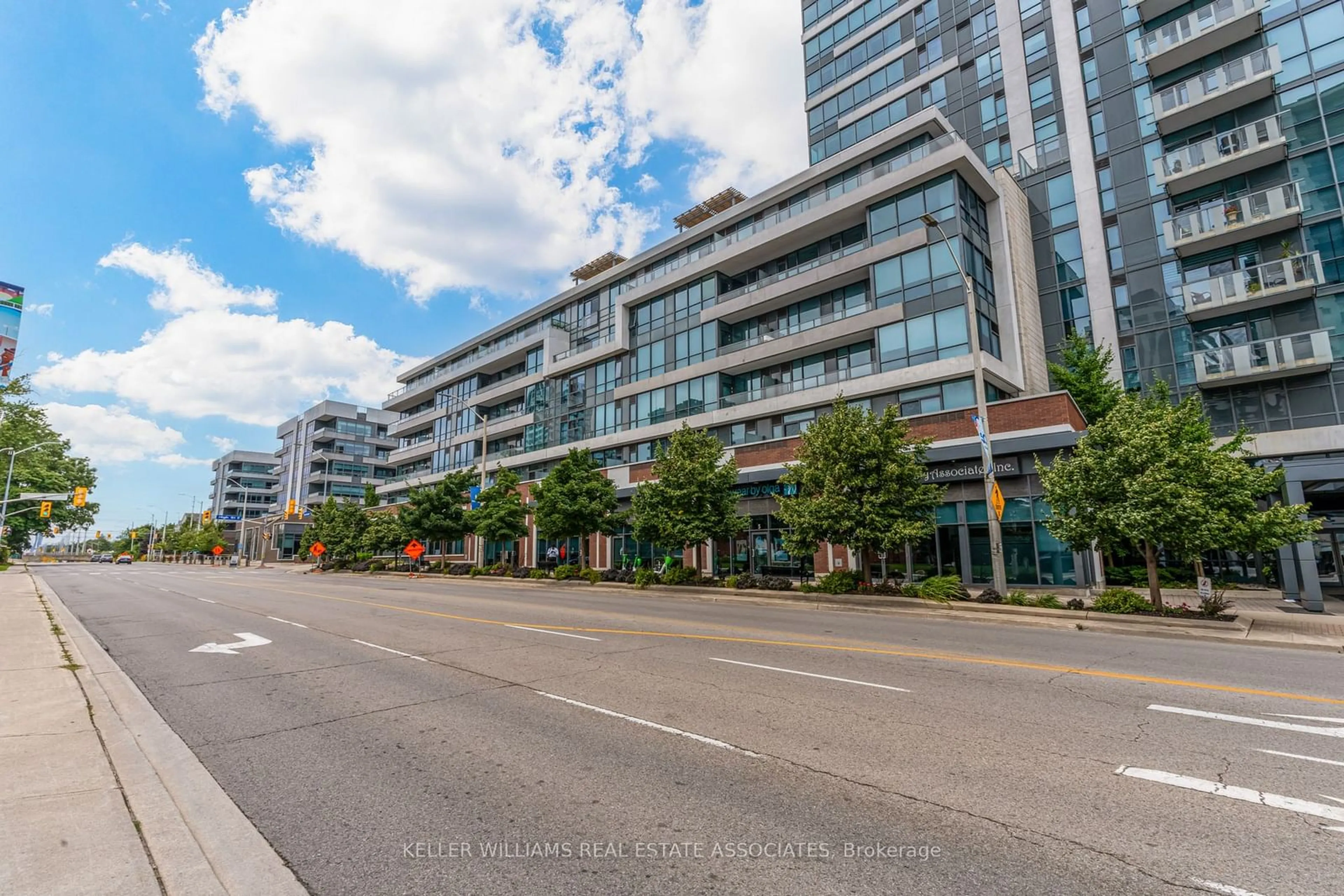 A pic from exterior of the house or condo for 1 Hurontario St #208, Mississauga Ontario L5G 0A3