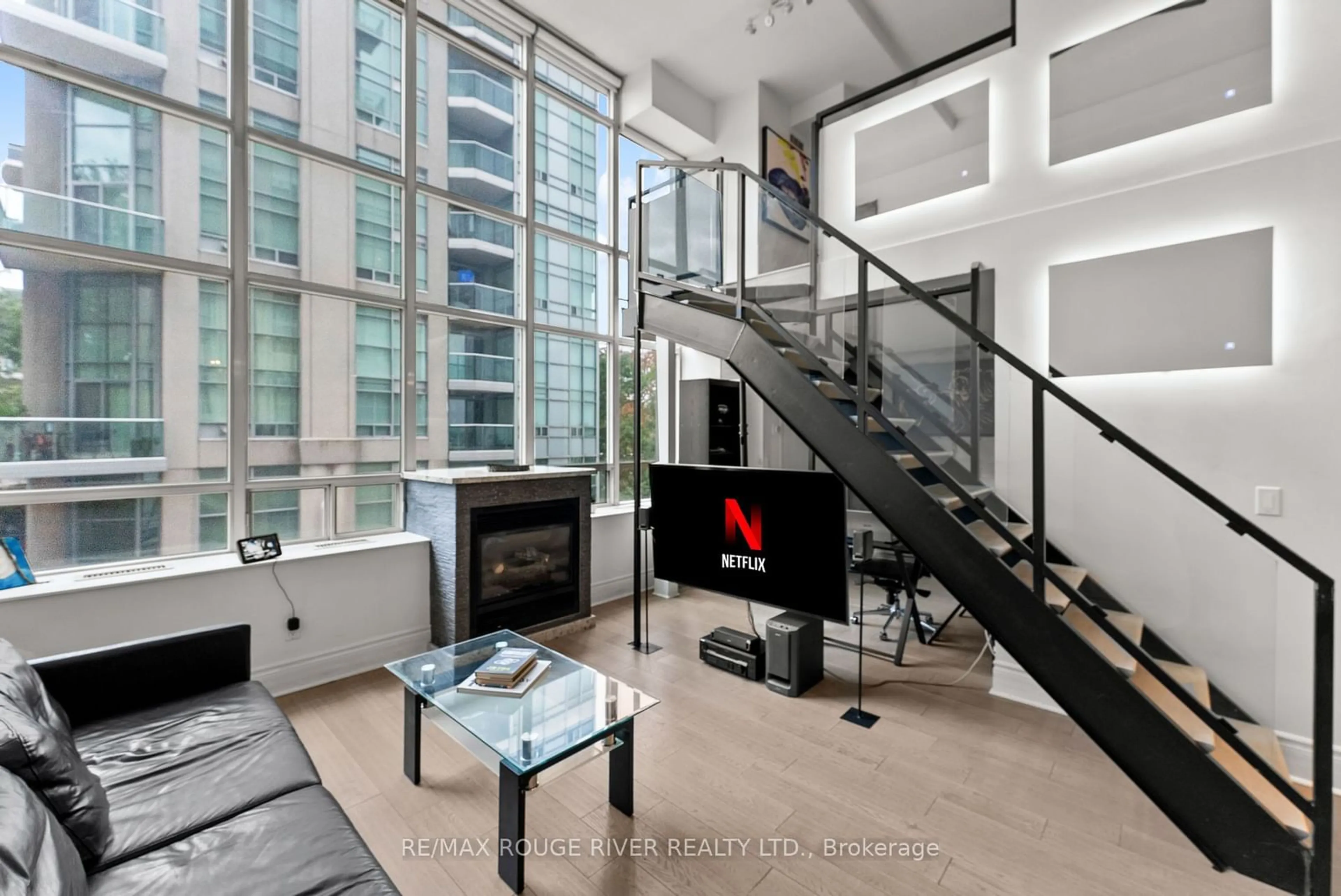 Indoor foyer, wood floors for 300 Manitoba St #227, Toronto Ontario M8Y 4G6