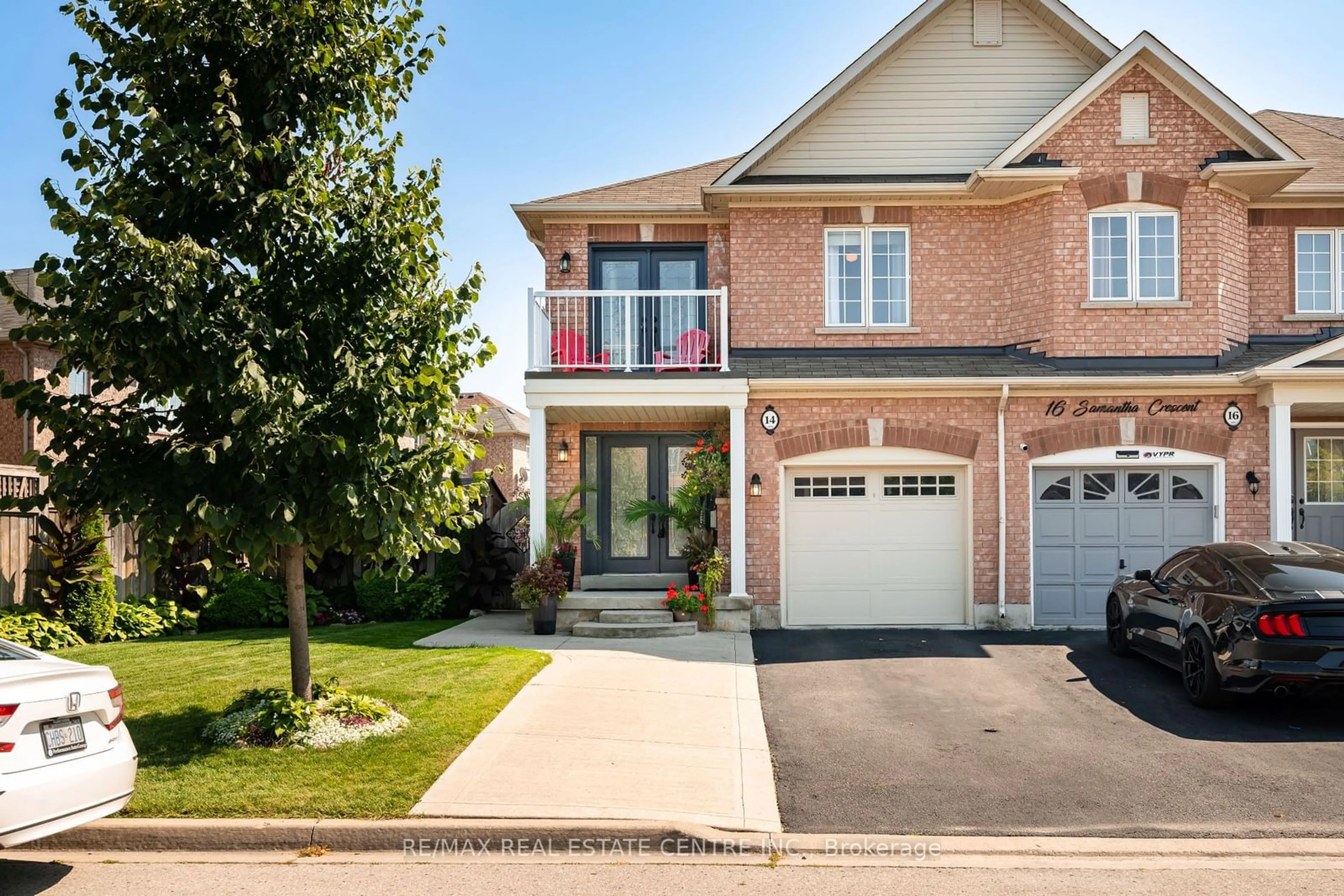 Home with brick exterior material for 14 Samantha Cres, Brampton Ontario L6Z 0A6