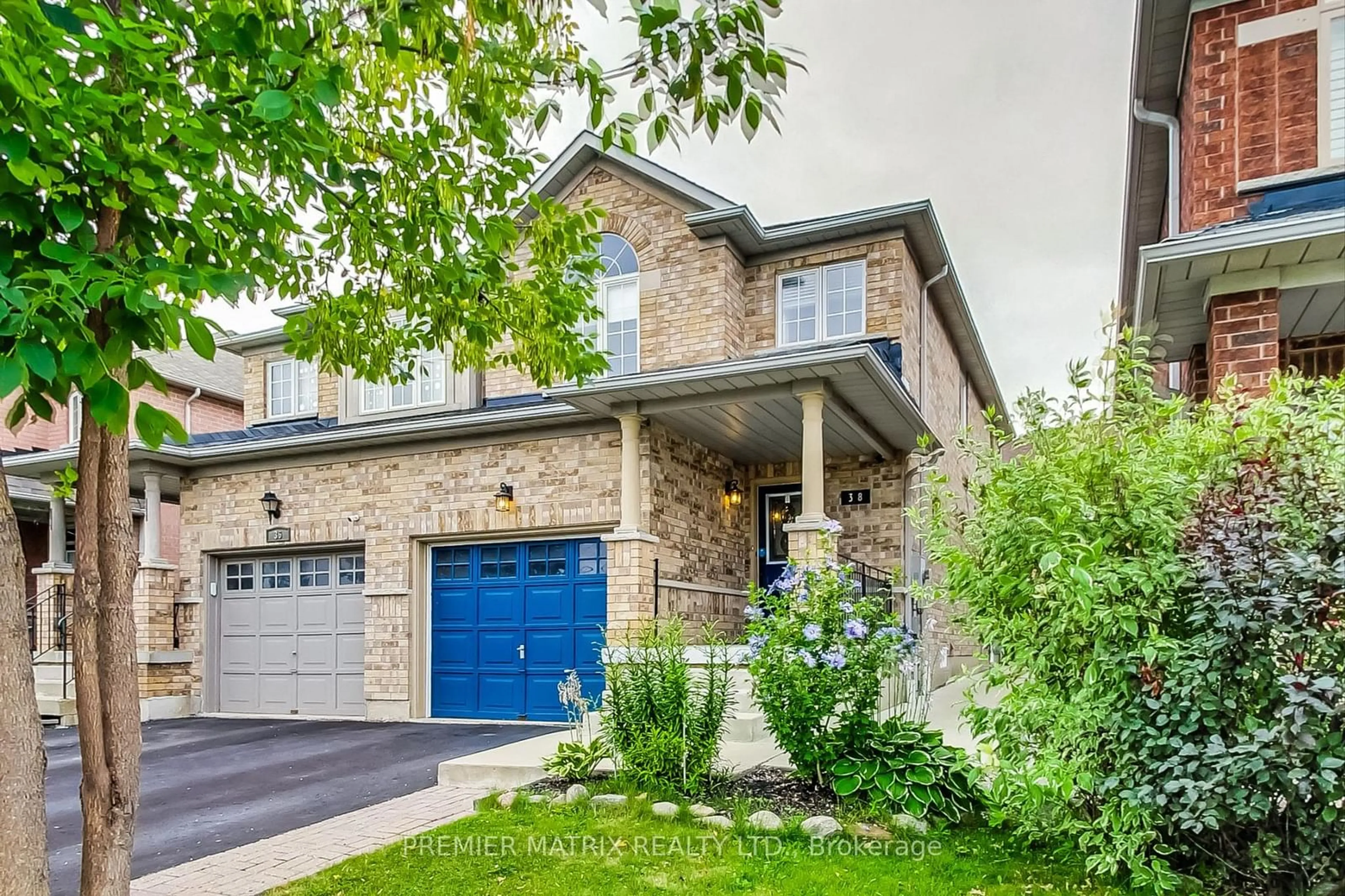 A pic from exterior of the house or condo, cottage for 38 Lismer Cres, Caledon Ontario L7E 2W5