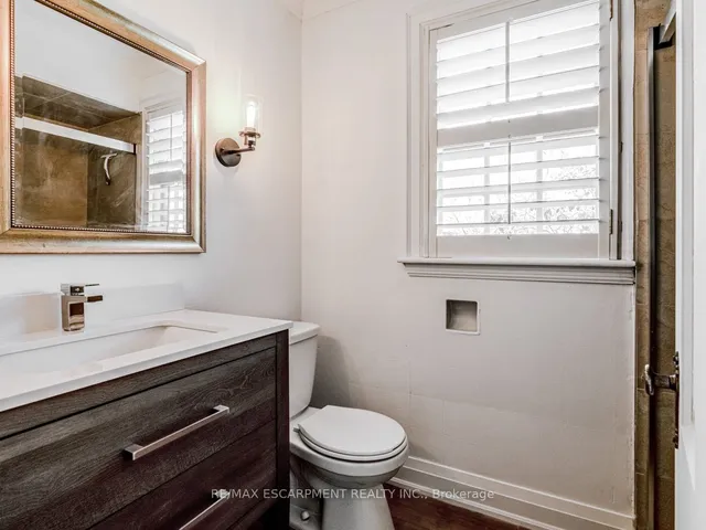 Additional property image - 804 Shadeland Ave