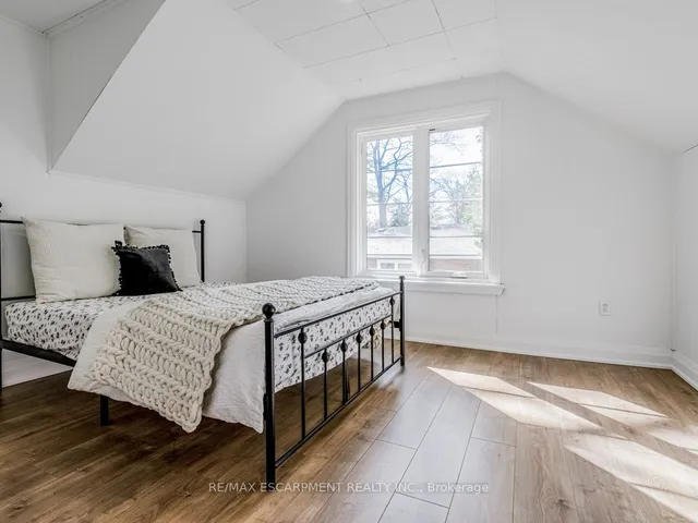 Additional property image - 804 Shadeland Ave