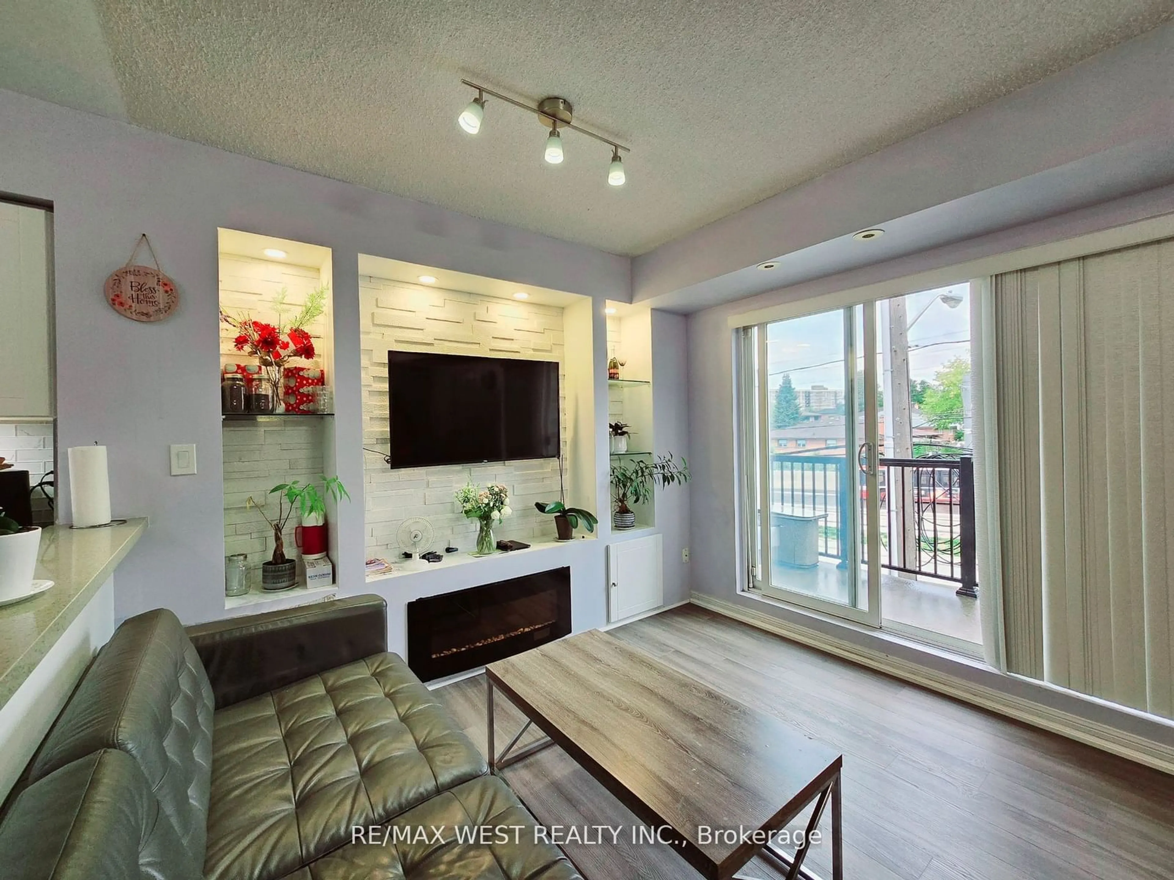 Living room, wood floors for 3025 Finch Ave #2035, Toronto Ontario M9M 0A2