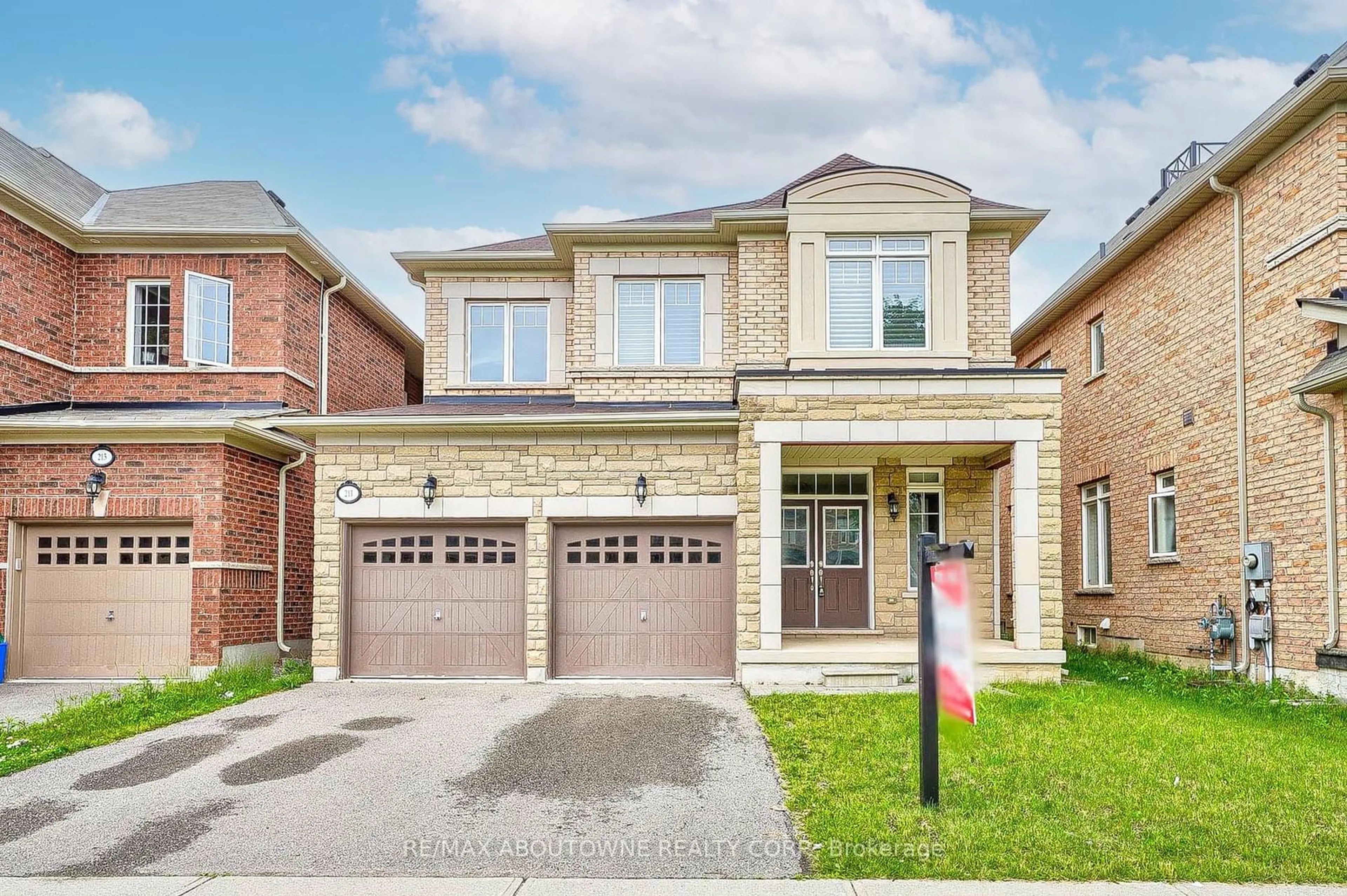 Home with brick exterior material for 211 Sixteen Mile Dr, Oakville Ontario L6M 0T8