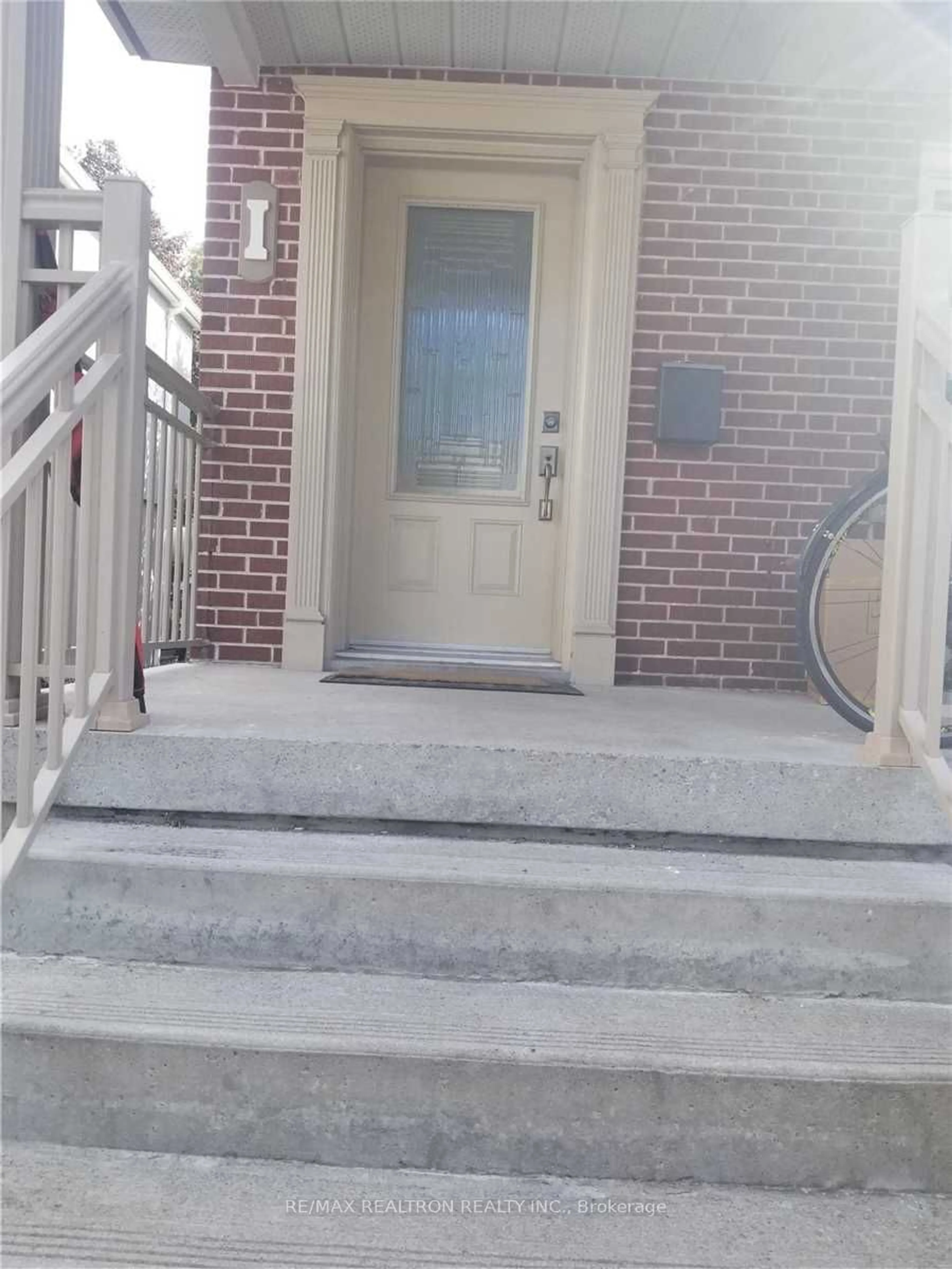 Stairs for 1 St. Marks Rd, Toronto Ontario M6S 2H5