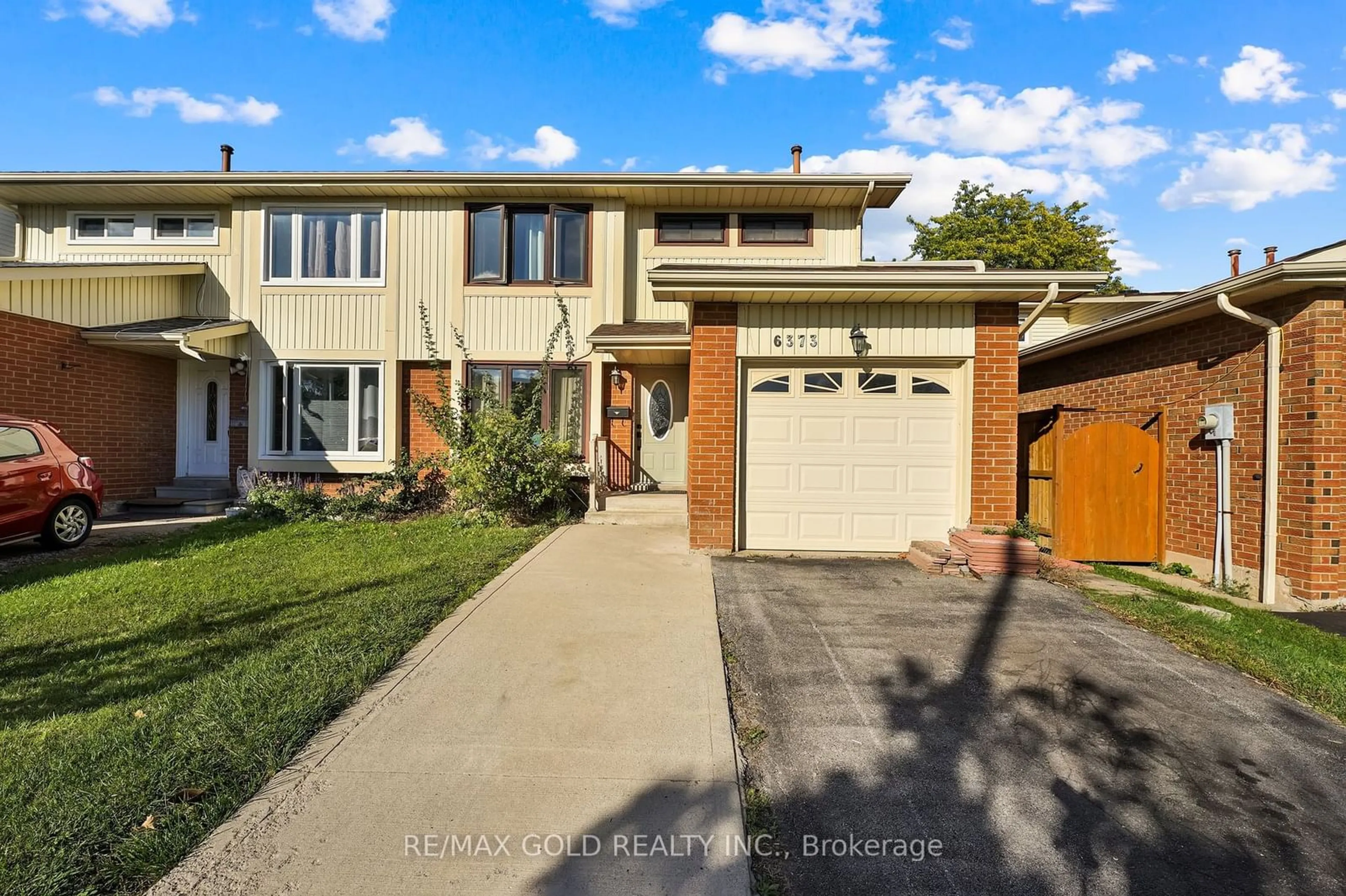 Frontside or backside of a home, the street view for 6373 Atherly Cres, Mississauga Ontario L5N 2J1