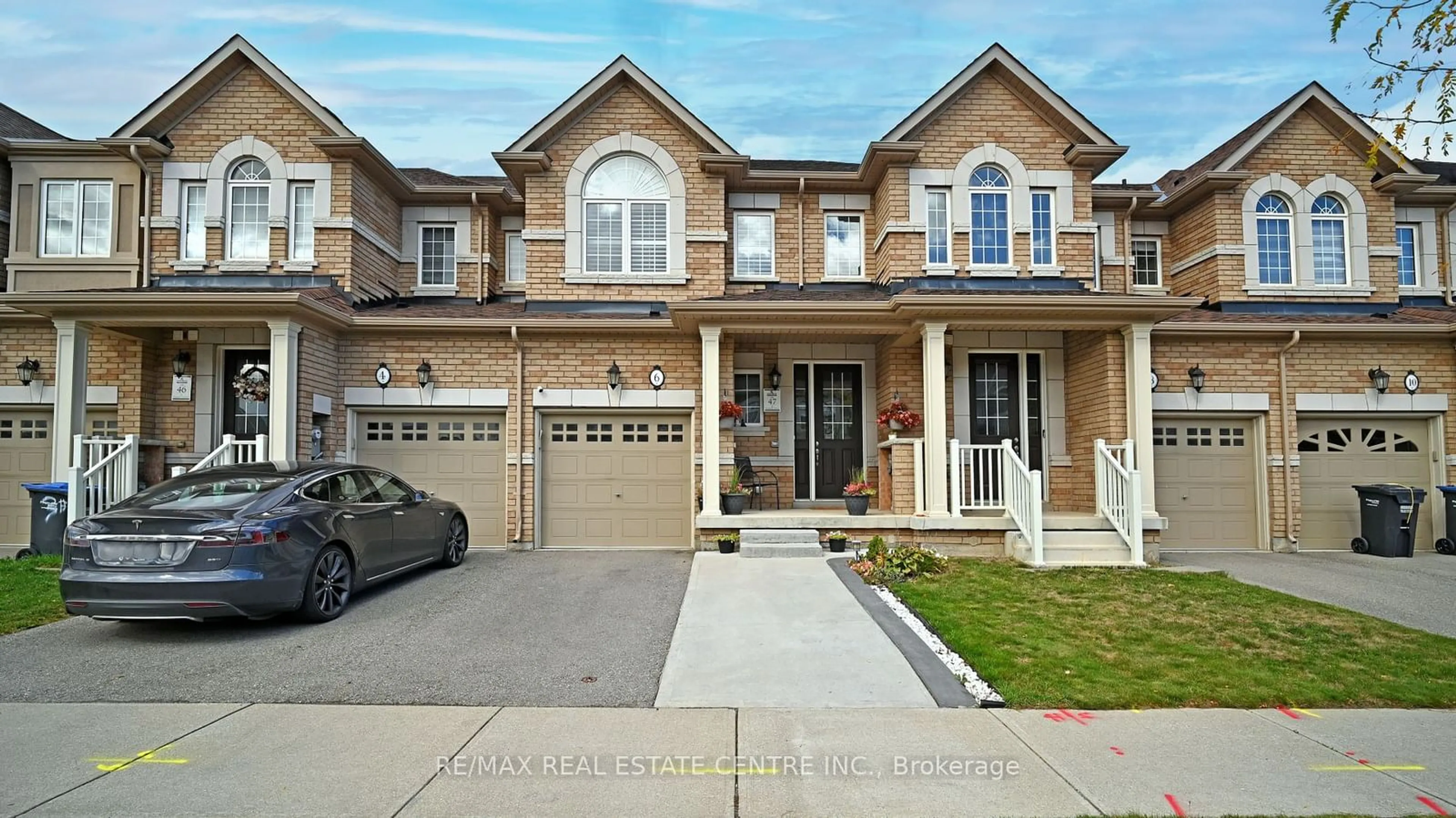 A pic from exterior of the house or condo, the street view for 6 Kempsford Cres, Brampton Ontario L7A 4M6