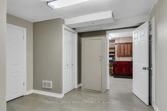Additional property image - 705 Burnhamthorpe Rd Unit 77