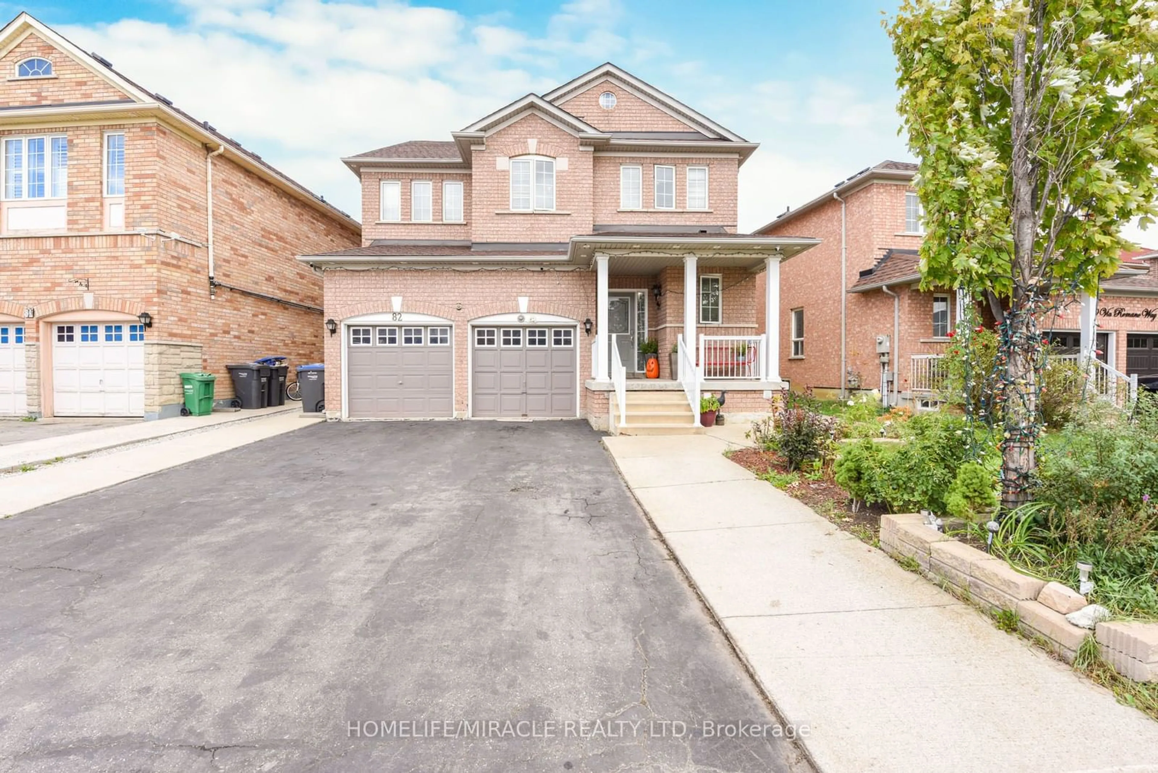 Frontside or backside of a home for 82 Via Romano Way, Brampton Ontario L6P 1K2