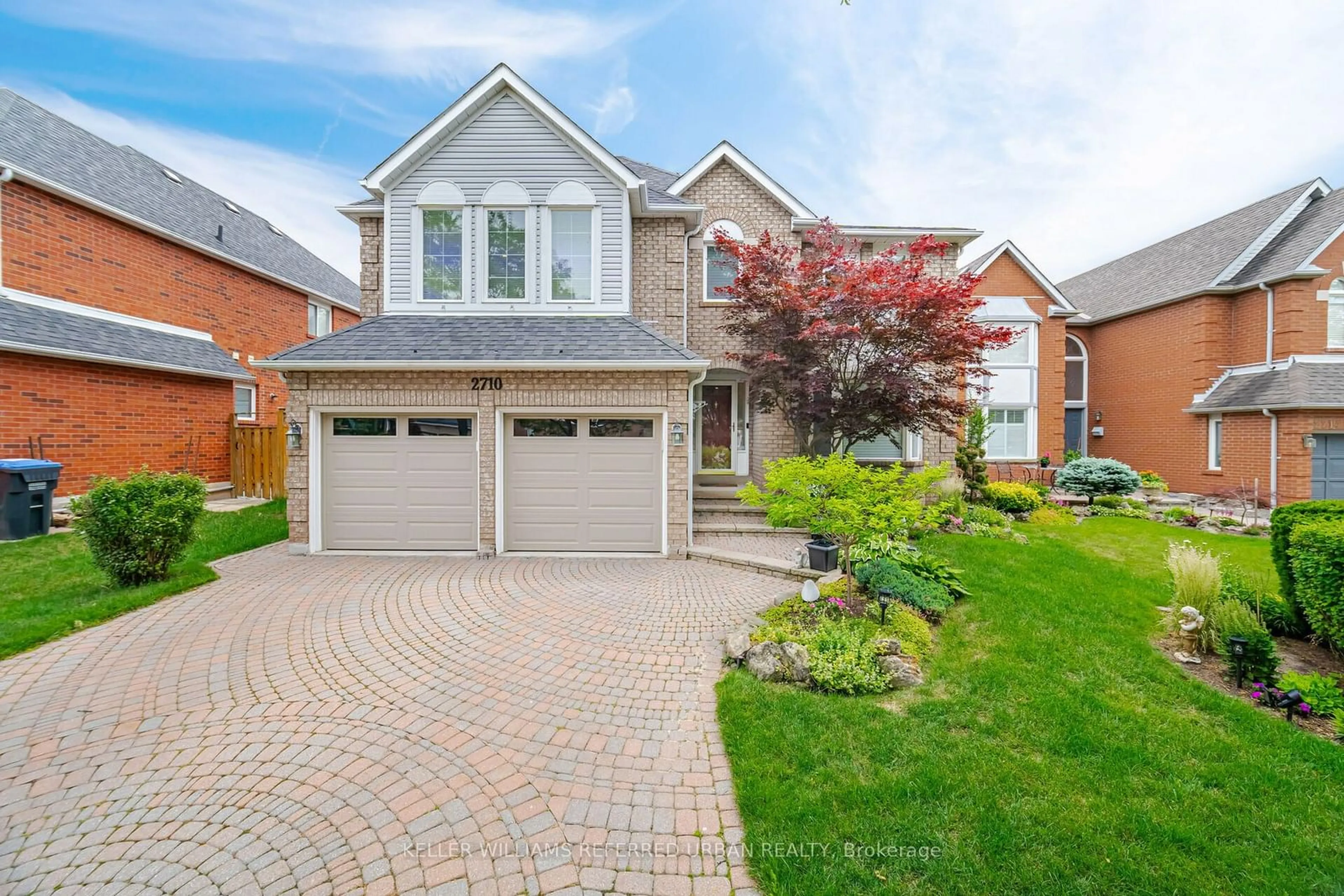 Home with brick exterior material for 2710 Quails Run, Mississauga Ontario L5M 5K3