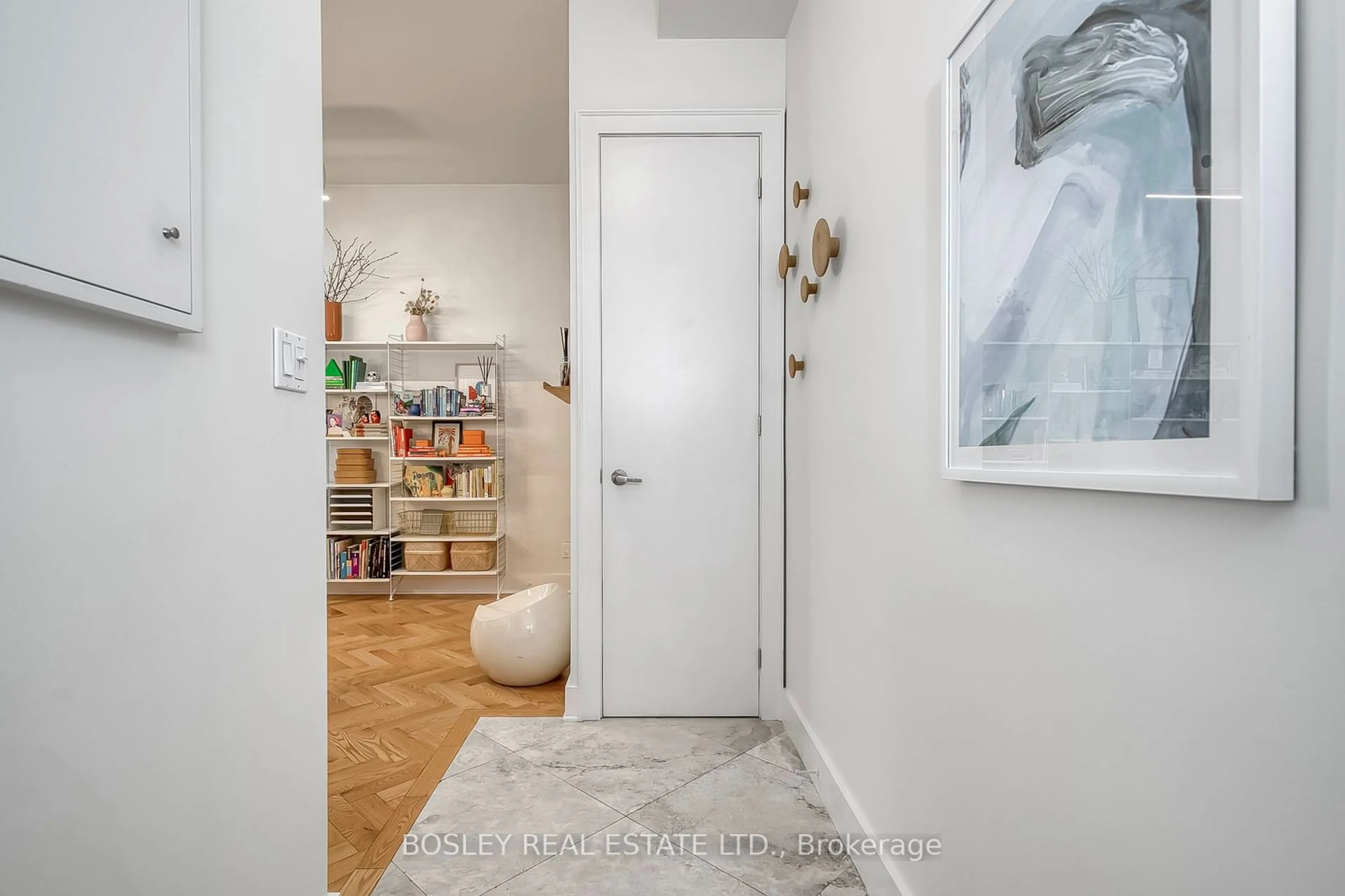 Indoor entryway, wood floors for 99 Chandos Ave #204, Toronto Ontario M6H 2E7