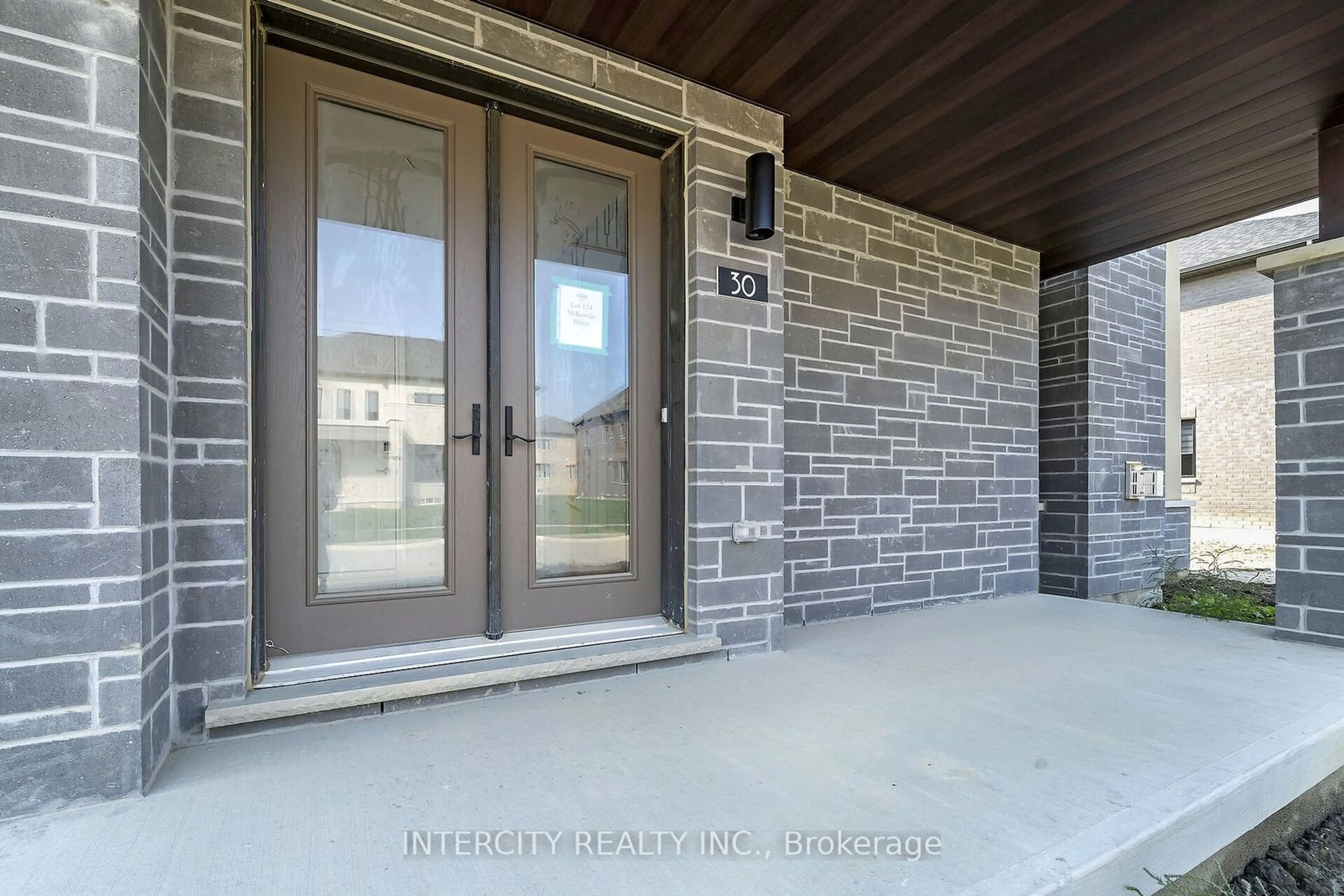 Indoor entryway for 30 Kessler Dr #Lot 134, Brampton Ontario L6R 4G2