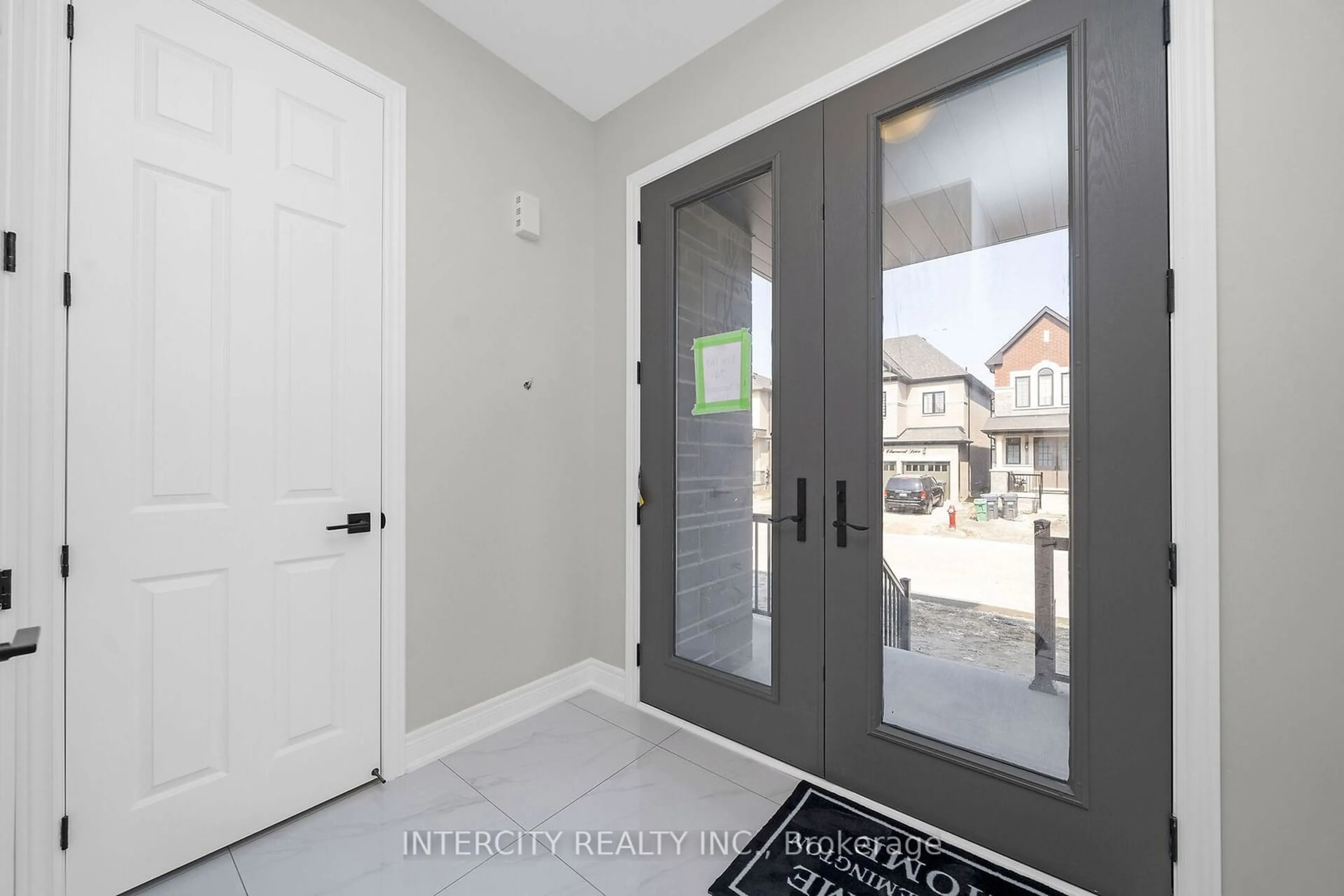 Indoor entryway for 74 Claremont Dr #Lot 165, Brampton Ontario L6R 4G2