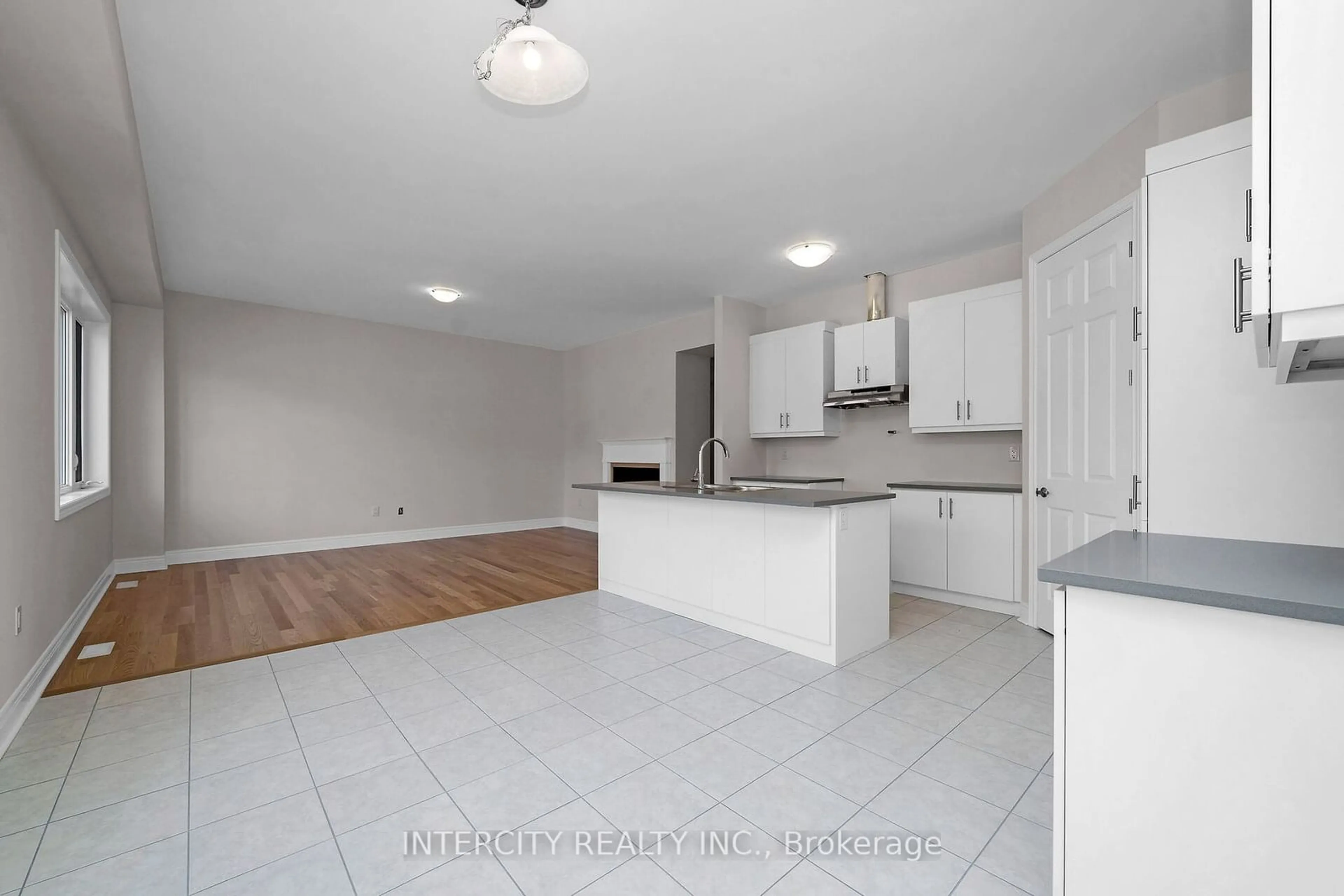 Open concept kitchen, unknown for 35 Keyworth Cres #Lot 181, Brampton Ontario L6R 4G2