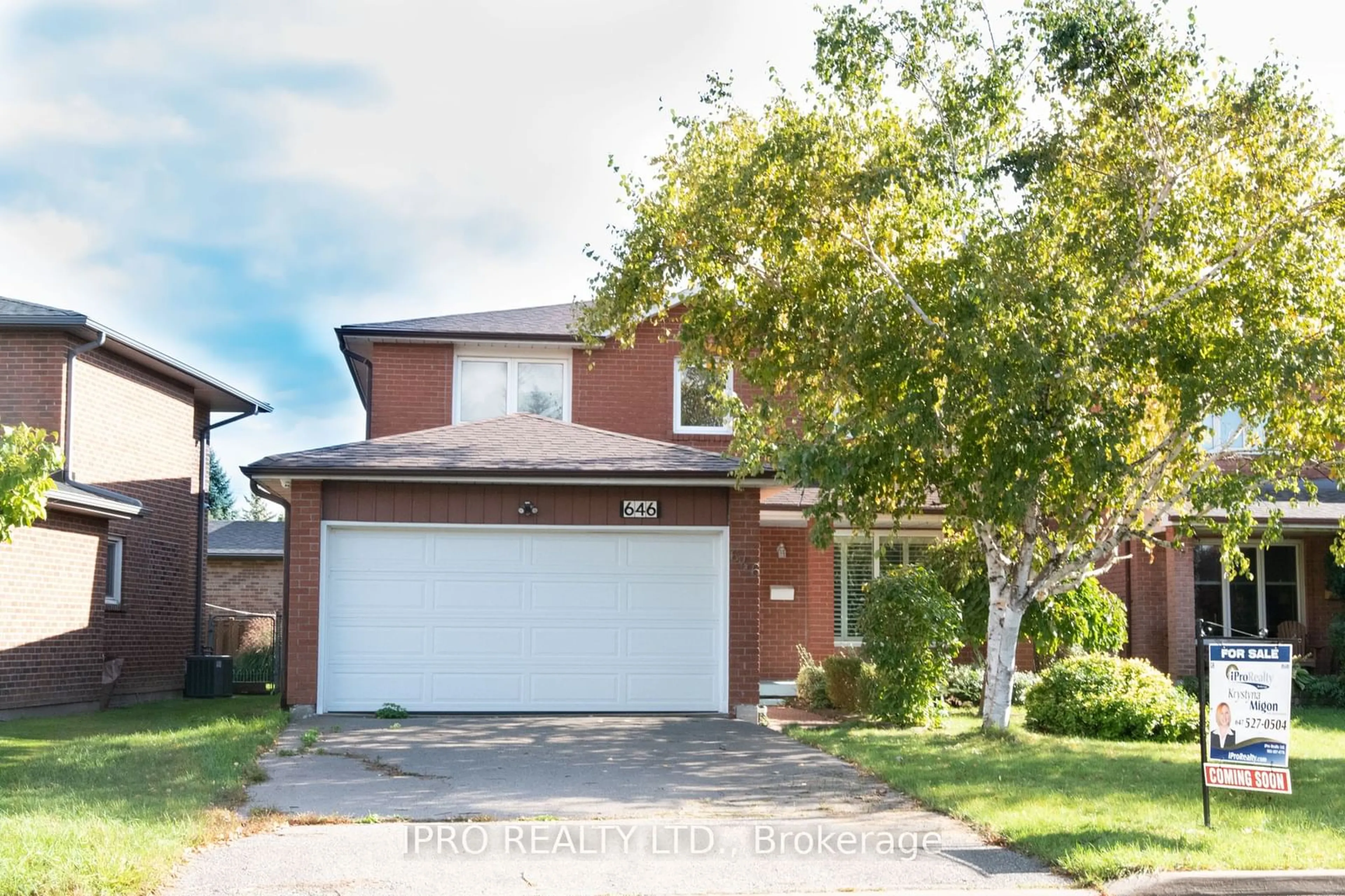 Frontside or backside of a home for 646 Bookham Cres, Mississauga Ontario L4Z 1T9