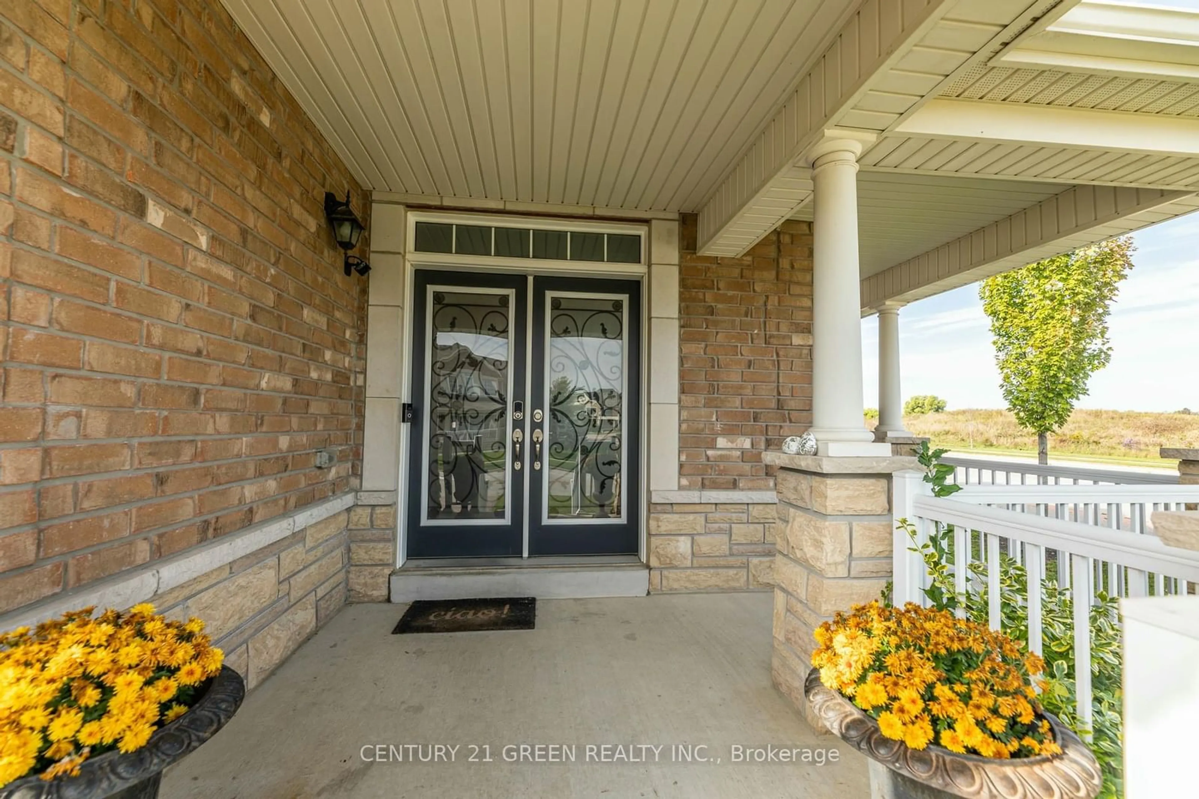 Indoor entryway, wood floors for 2 STONECROP Rd, Brampton Ontario L6Y 2Z3