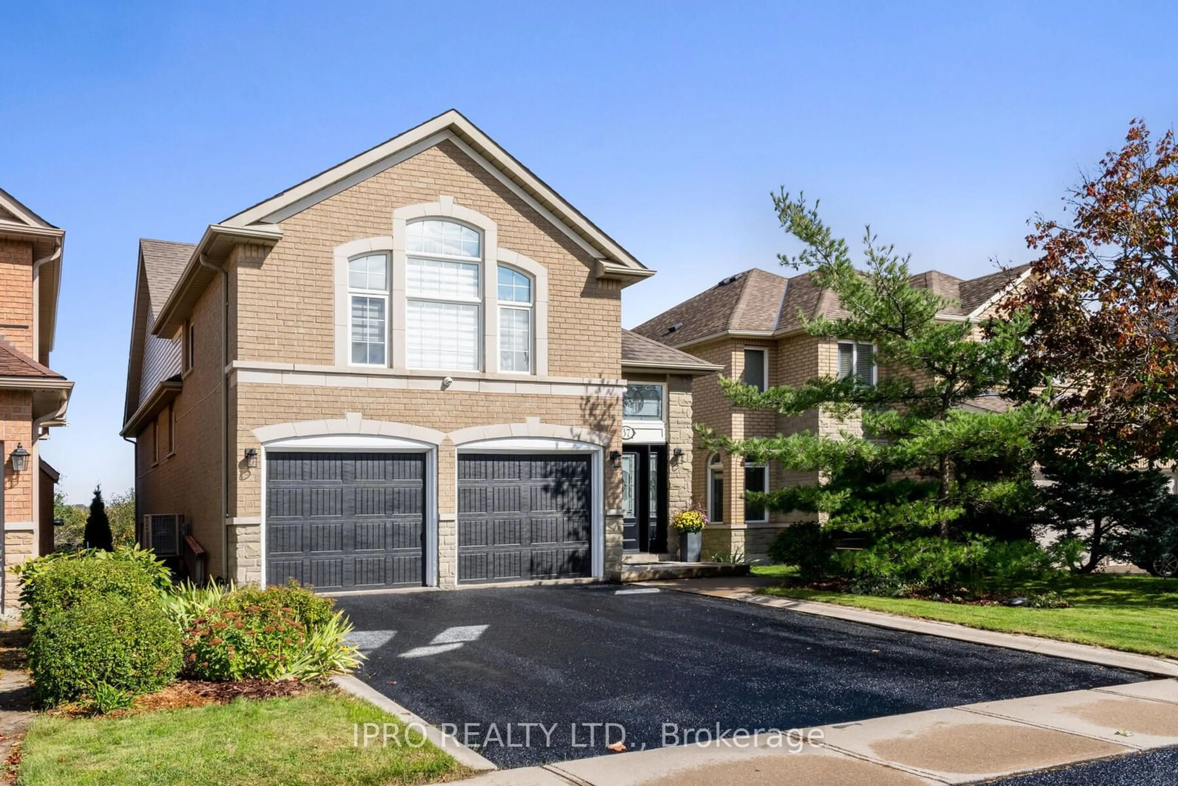 A pic from exterior of the house or condo for 37 Summer Valley Dr, Brampton Ontario L6Z 4V3