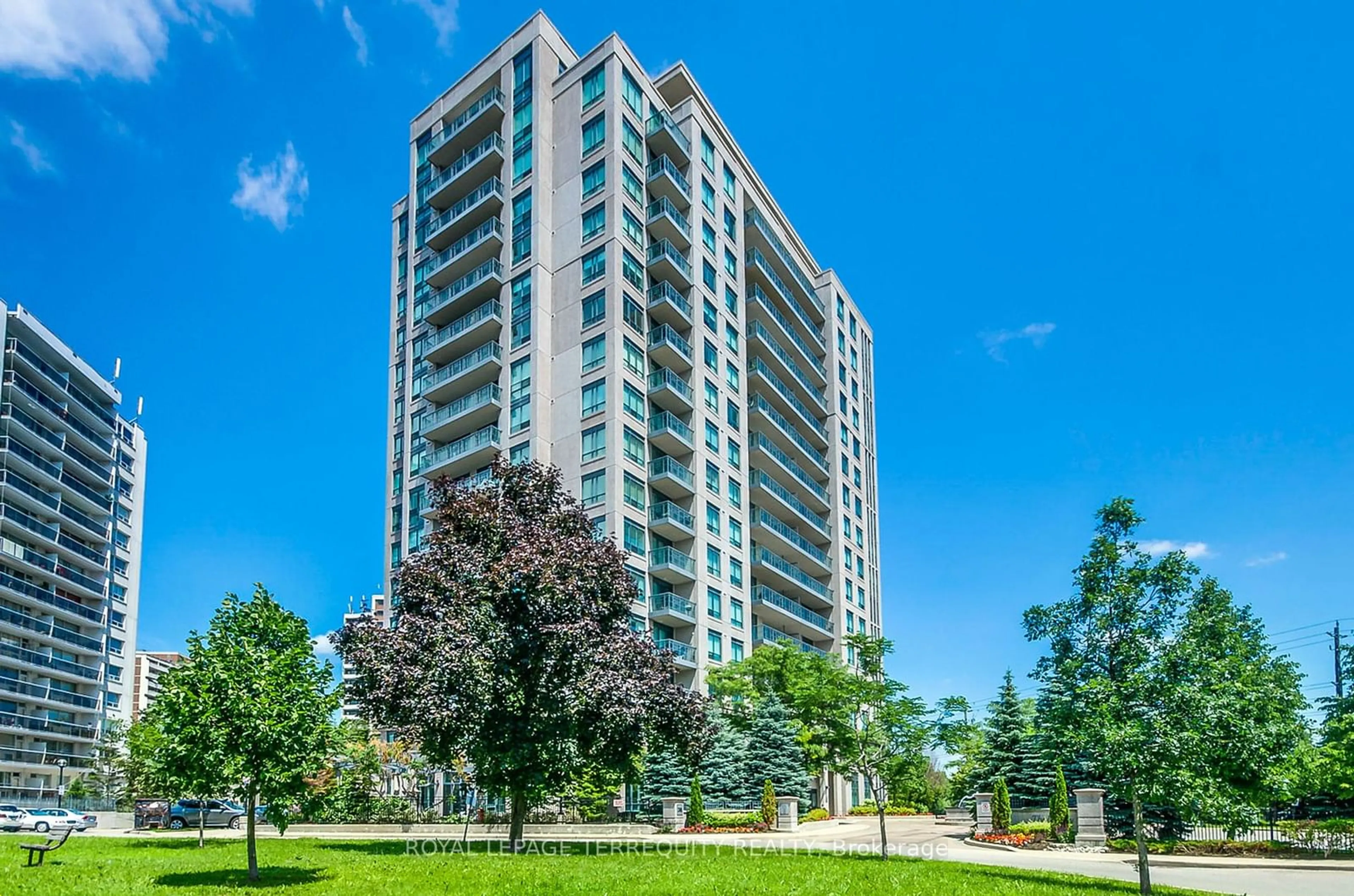 A pic from exterior of the house or condo, the front or back of building for 38 Fontenay Crt #804, Toronto Ontario M9A 5H5