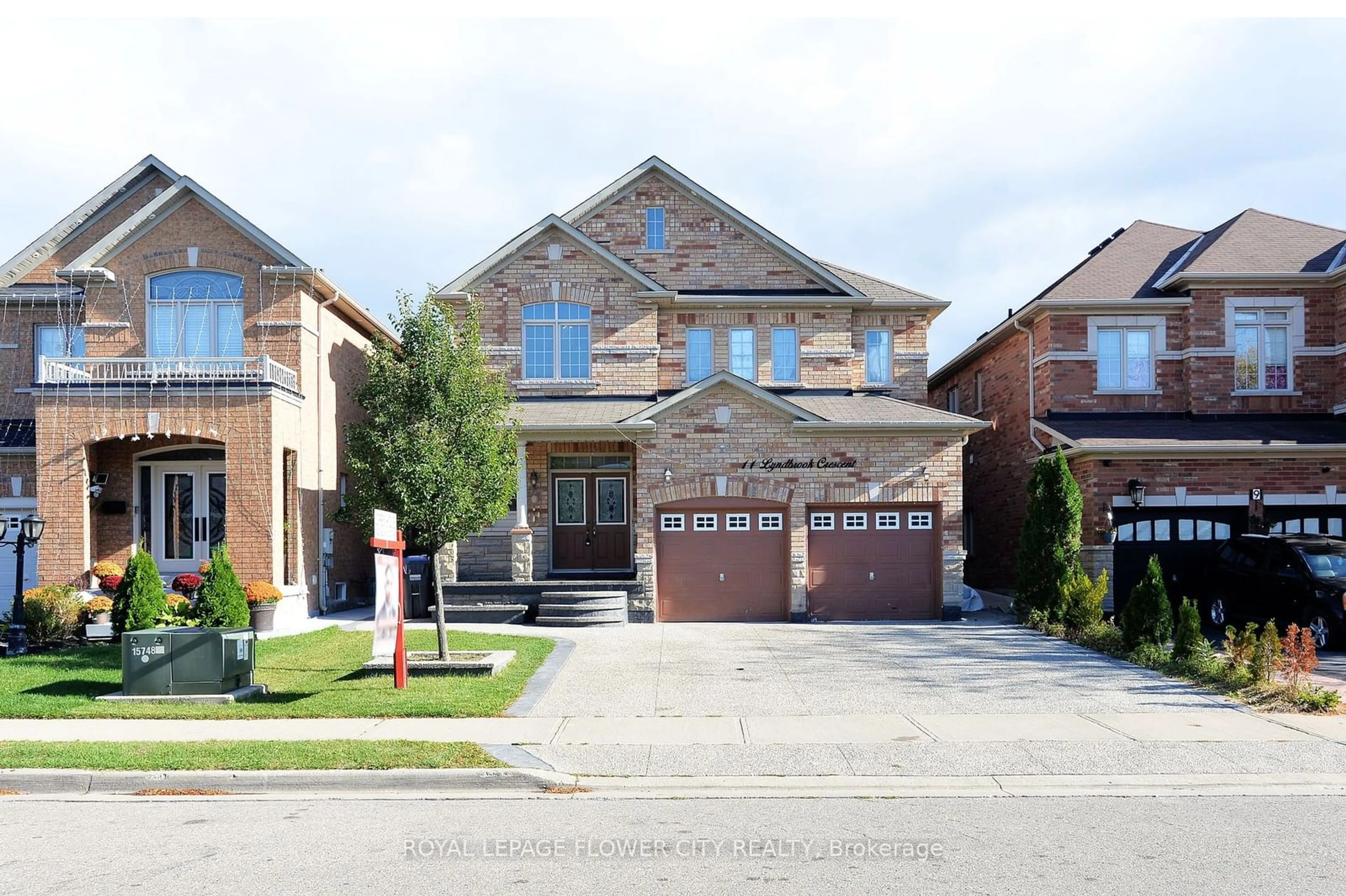 Home with brick exterior material for 11 Lyndbrook Cres, Brampton Ontario L6P 2P1