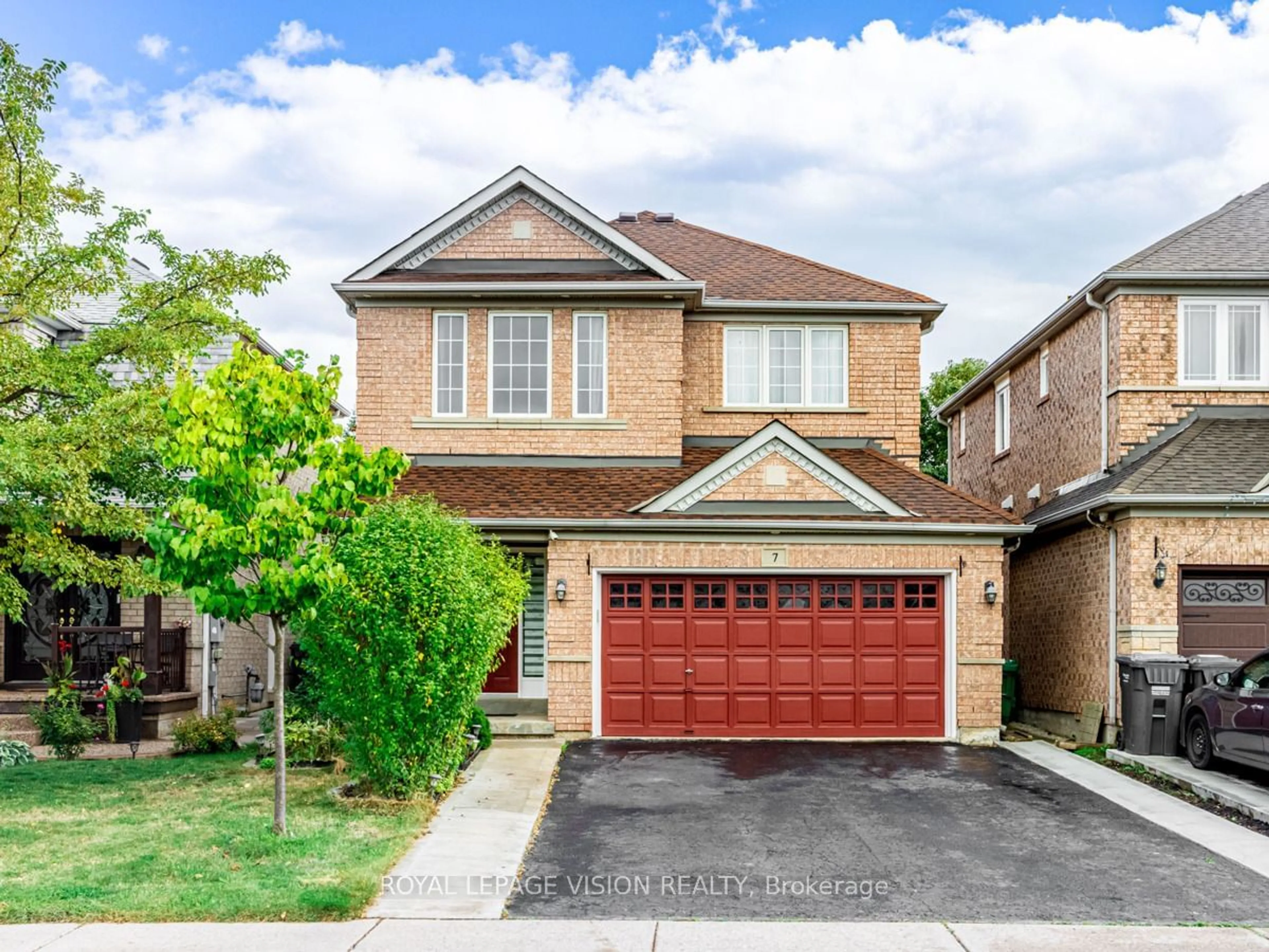 Frontside or backside of a home, the street view for 7 Rockrose Dr, Brampton Ontario L6R 2Z6