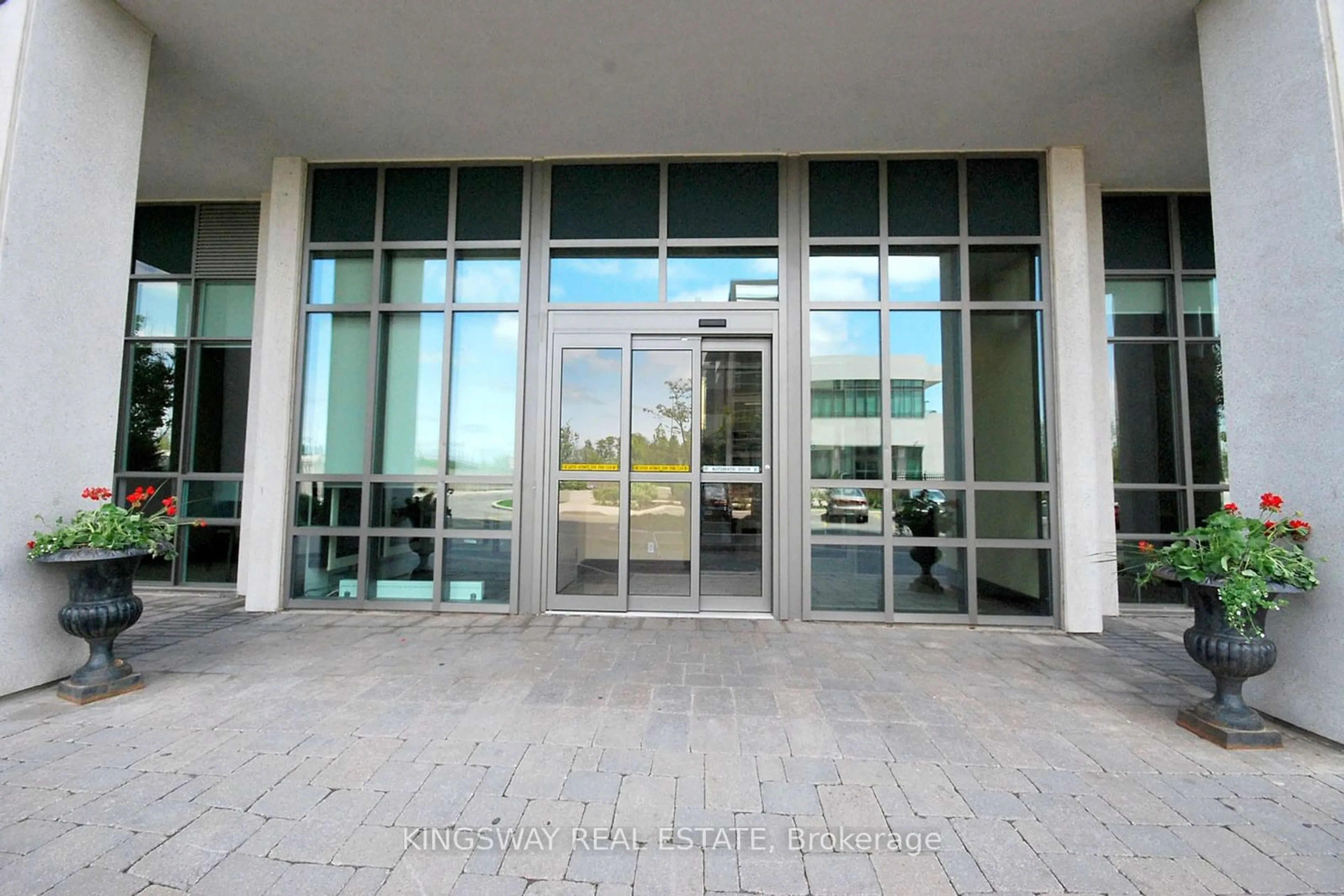 Indoor foyer, unknown floor for 335 Rathburn Rd #1605, Mississauga Ontario L5B 0C8