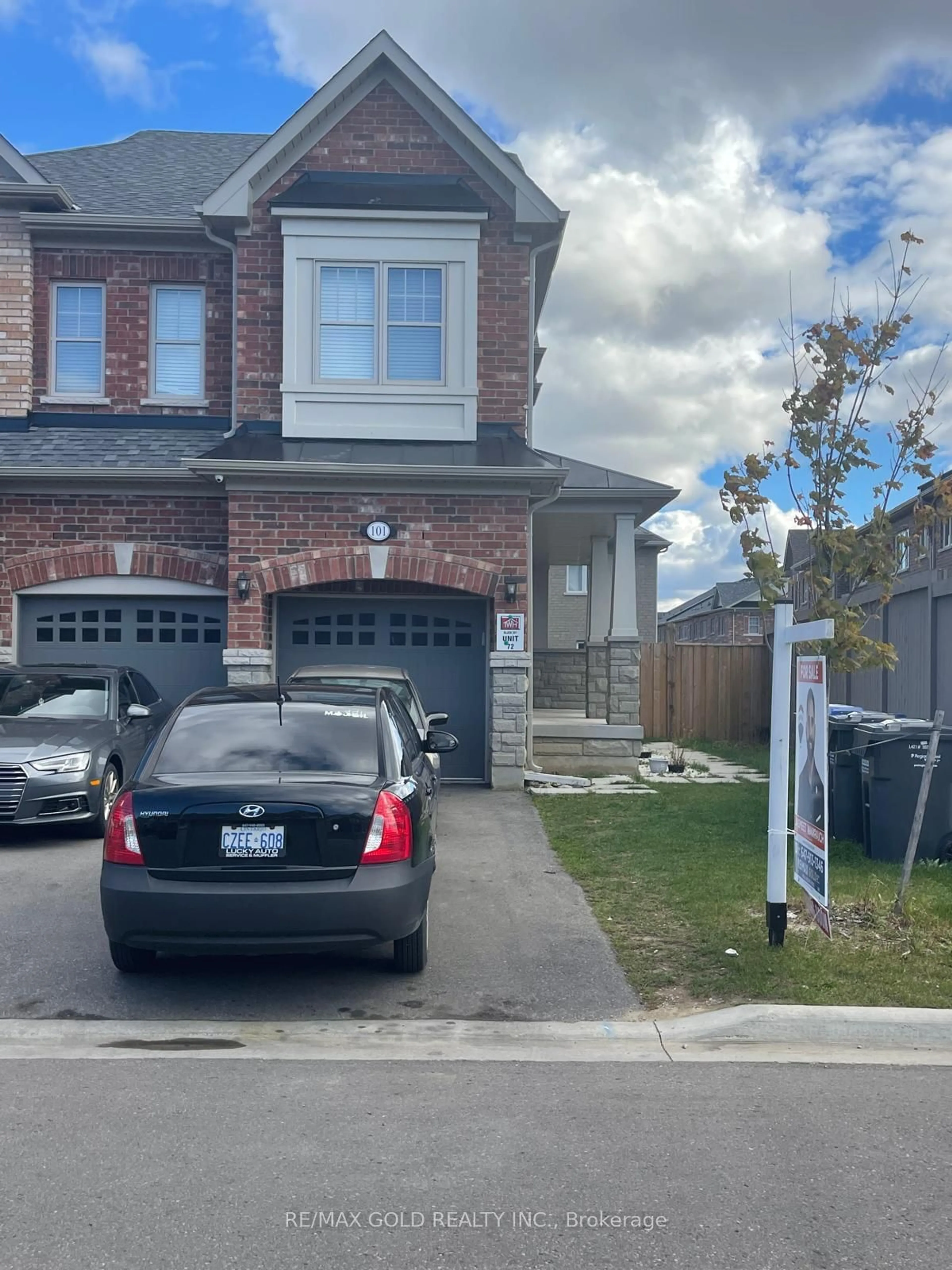 Frontside or backside of a home, the street view for 101 Finegan Circ, Brampton Ontario L7A 4Z9