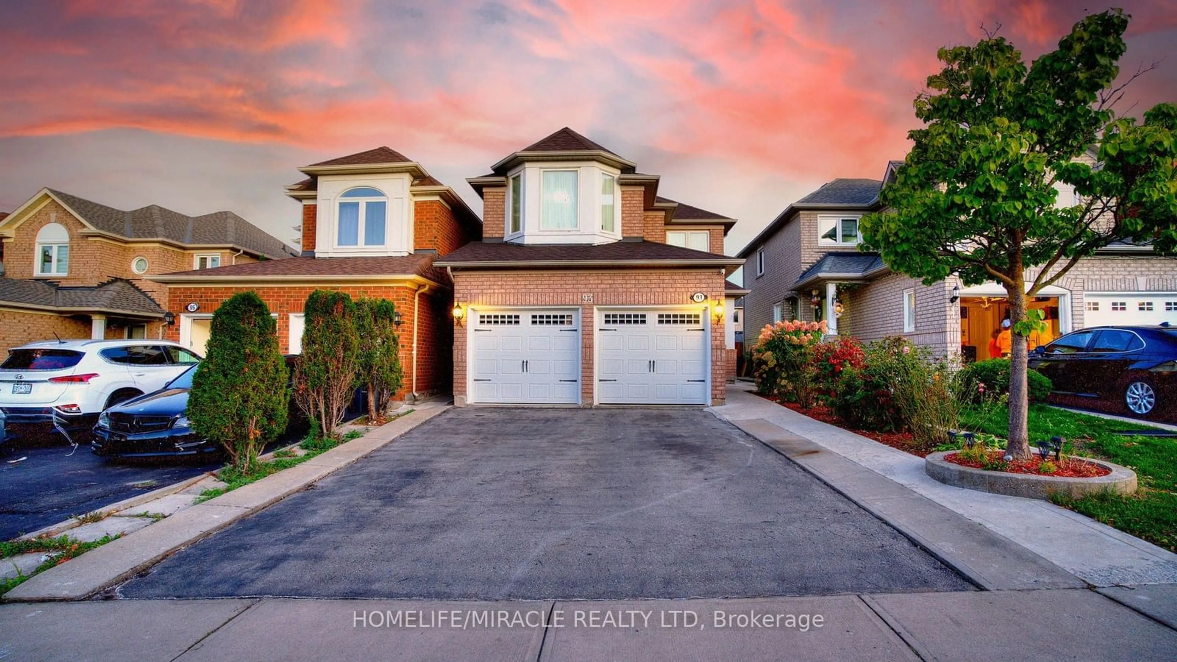 Frontside or backside of a home, the street view for 93 Narrow Valley Cres, Brampton Ontario L6R 2M4