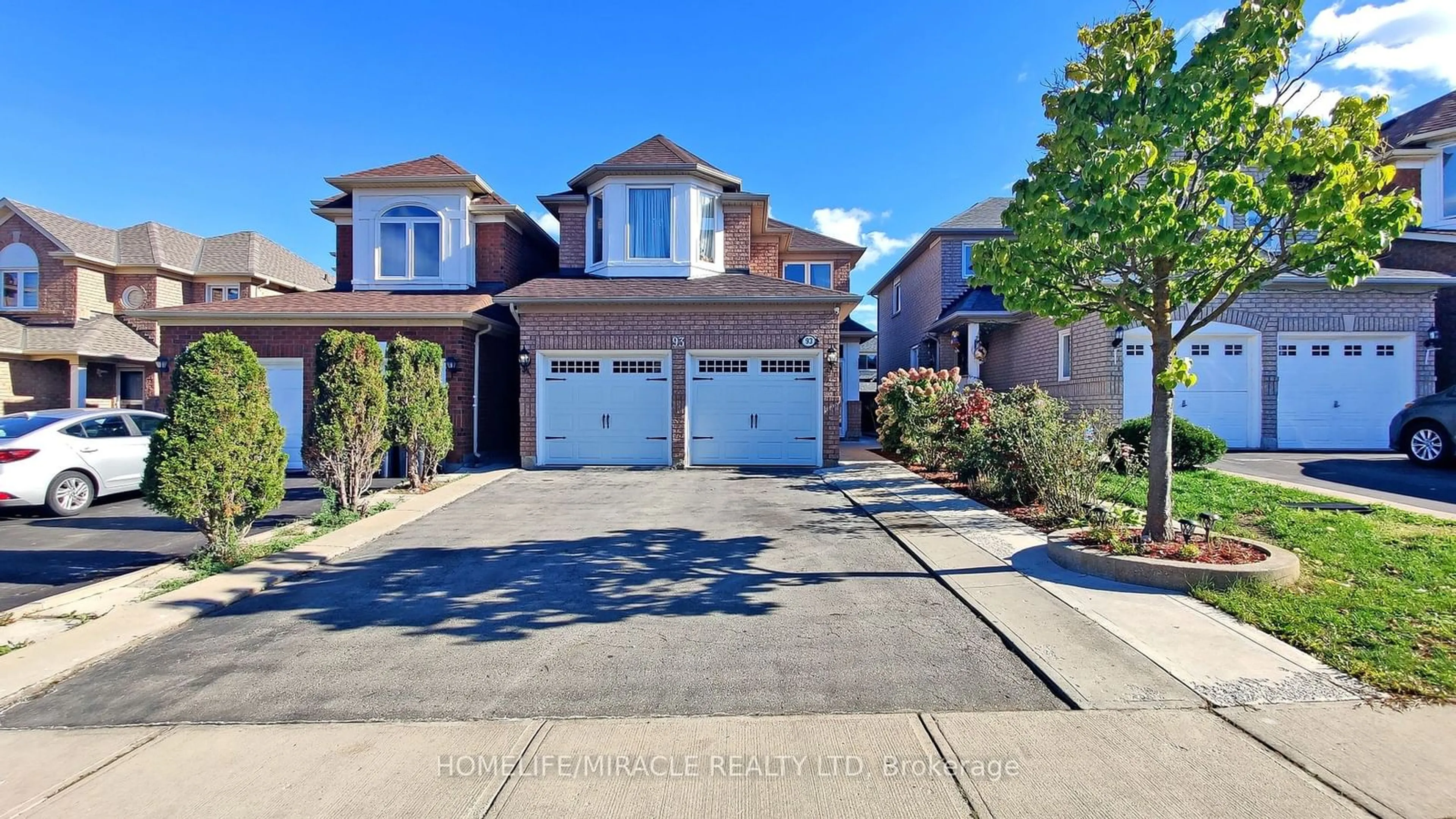 Frontside or backside of a home, the street view for 93 Narrow Valley Cres, Brampton Ontario L6R 2M4