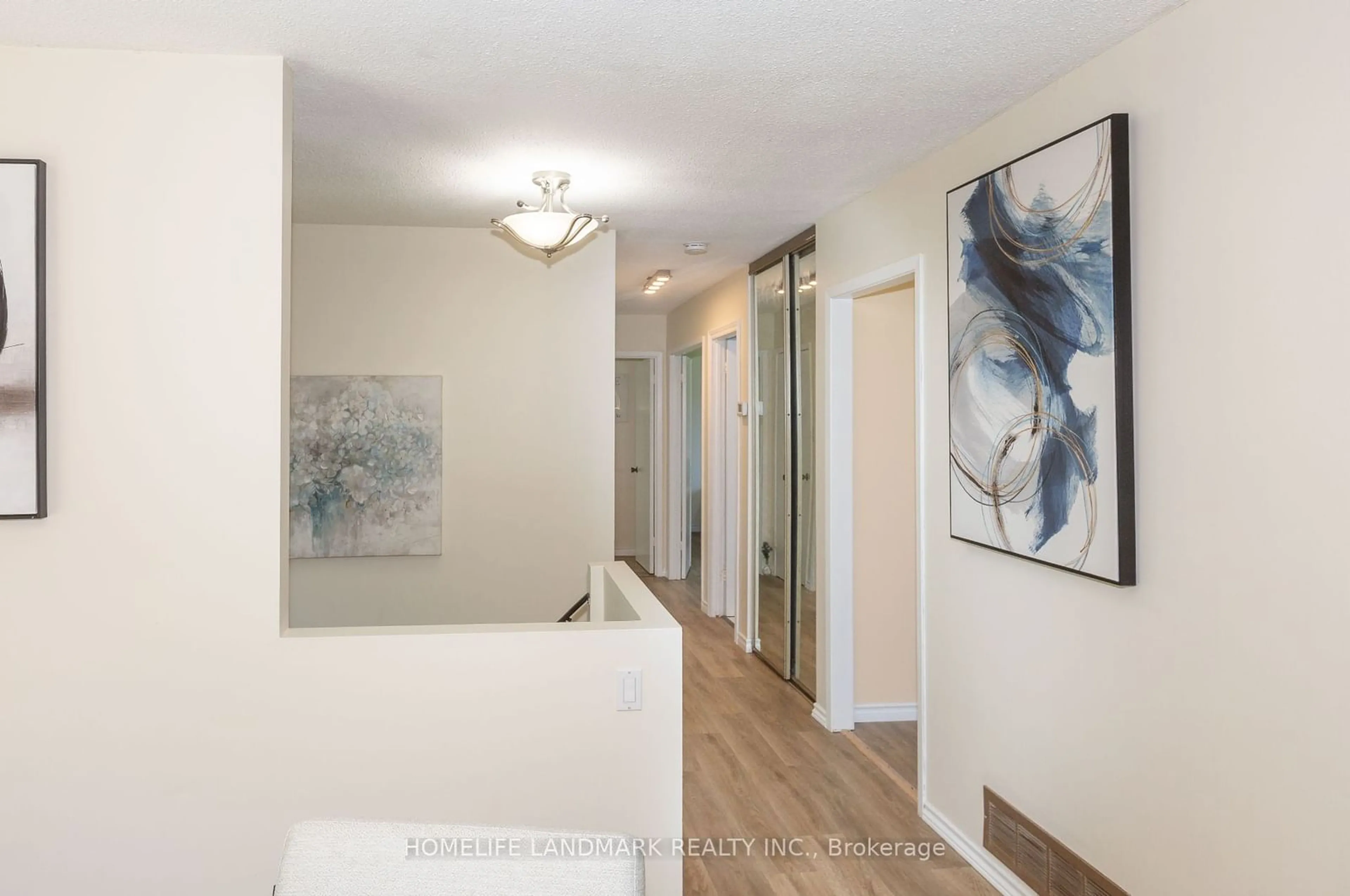 Indoor foyer, wood floors for 3337 Rhonda Valy, Mississauga Ontario L5A 3G2