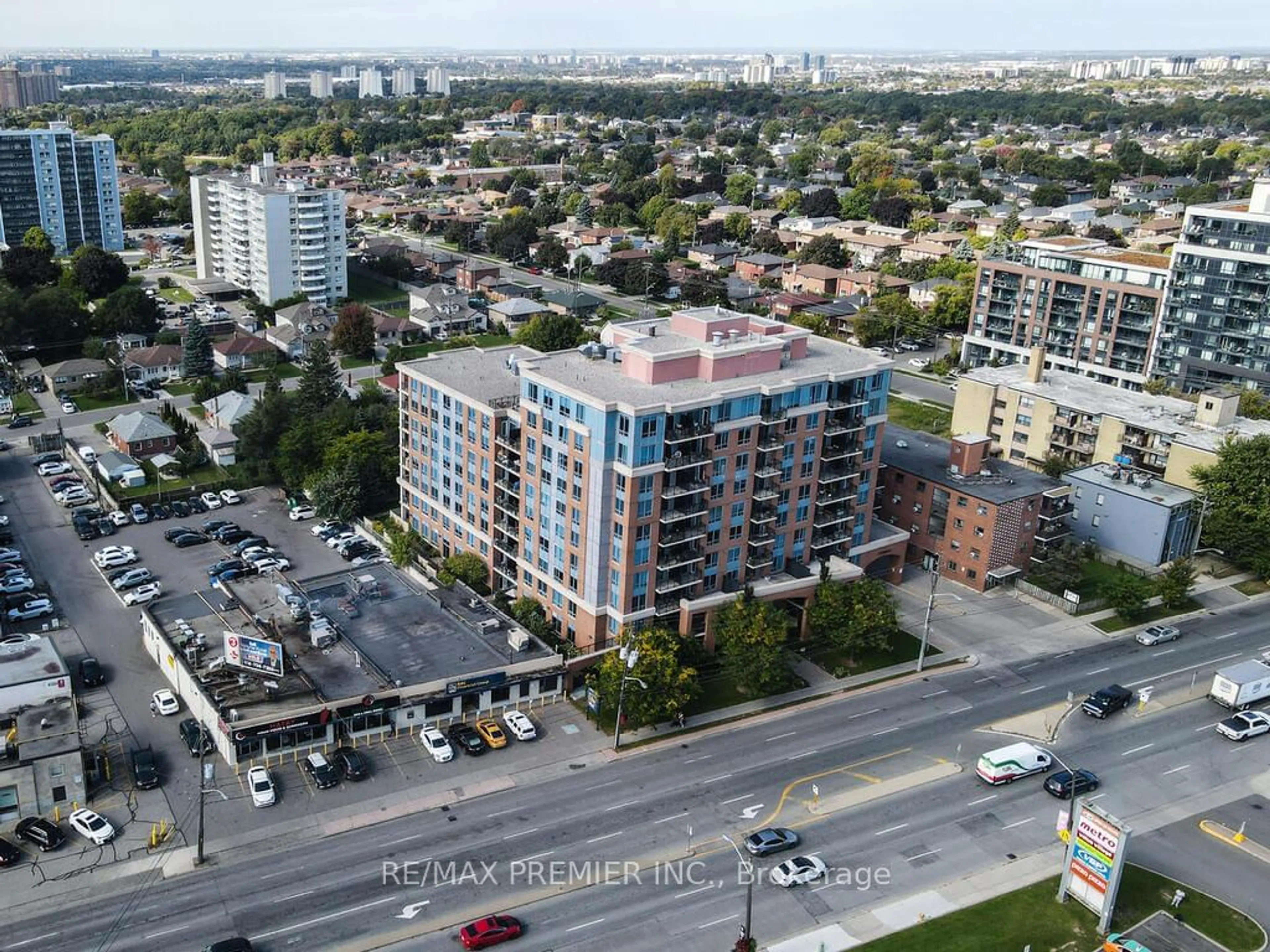 A pic from exterior of the house or condo, the view of city buildings for 2772 Keele St #707, Toronto Ontario M3M 0A3