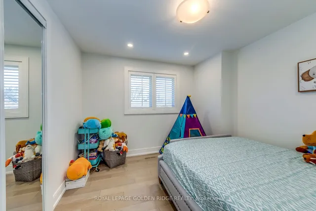 Additional property image - 2220 Elmhurst Ave