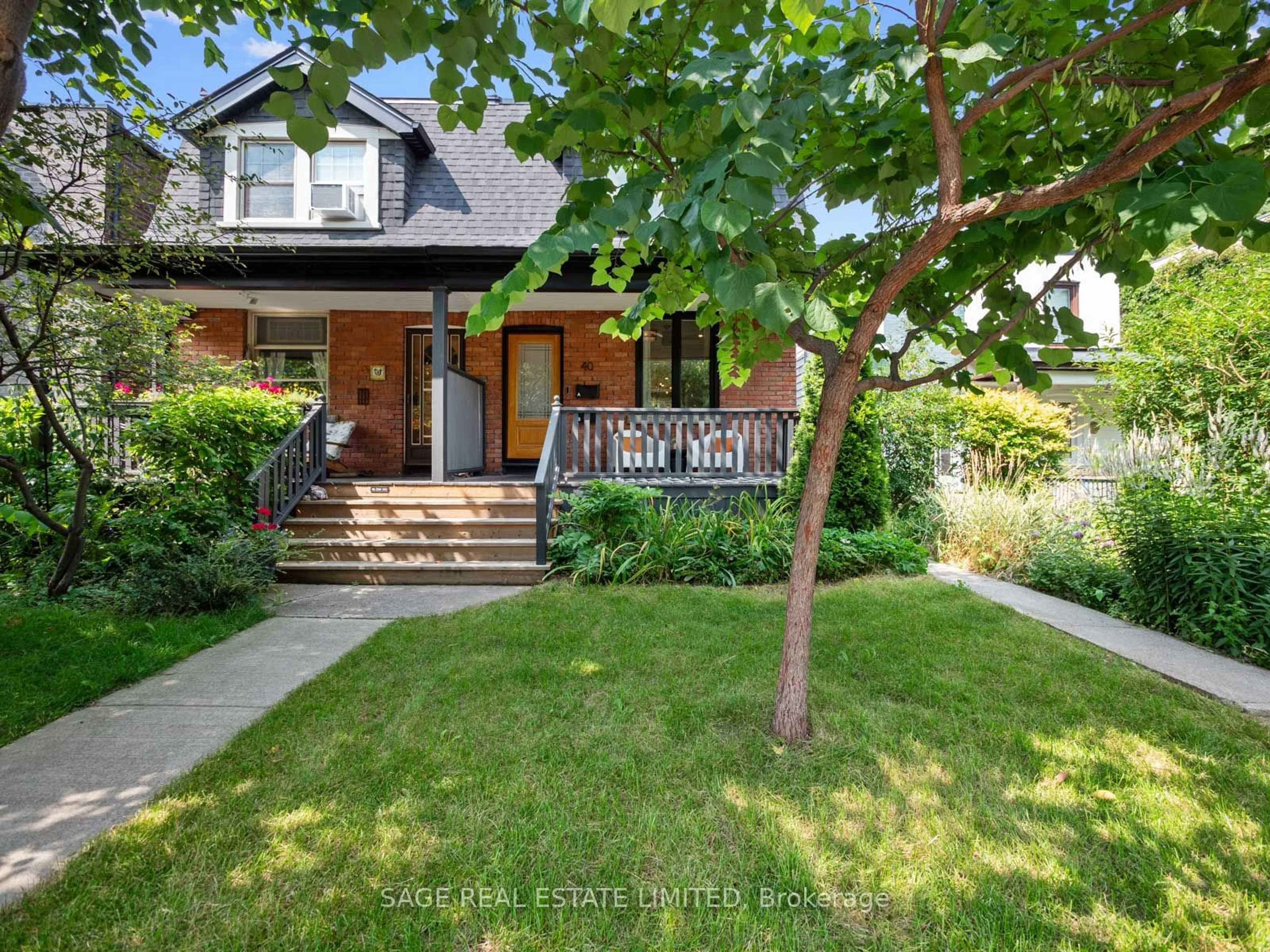 Frontside or backside of a home, cottage for 40 Fern Ave, Toronto Ontario M6R 1K1