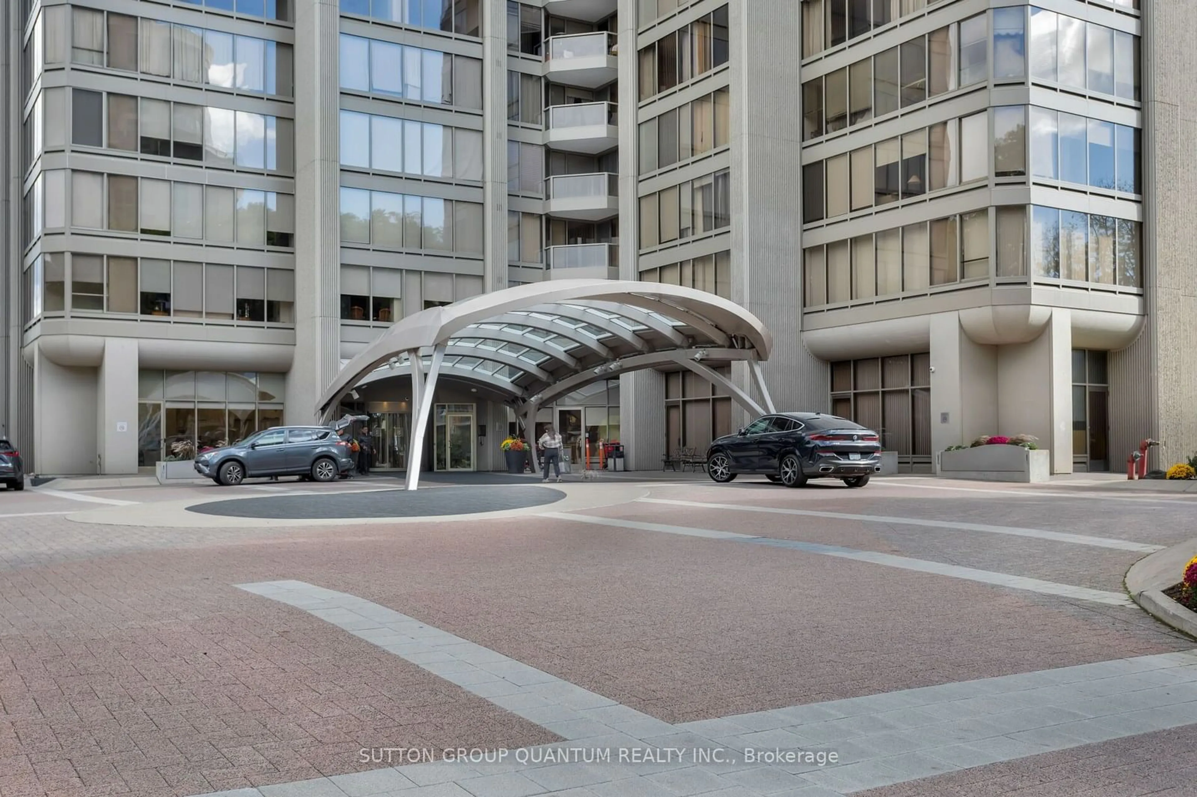 Indoor foyer for 2045 LAKESHORE Blvd #4404, Toronto Ontario M8V 2E6