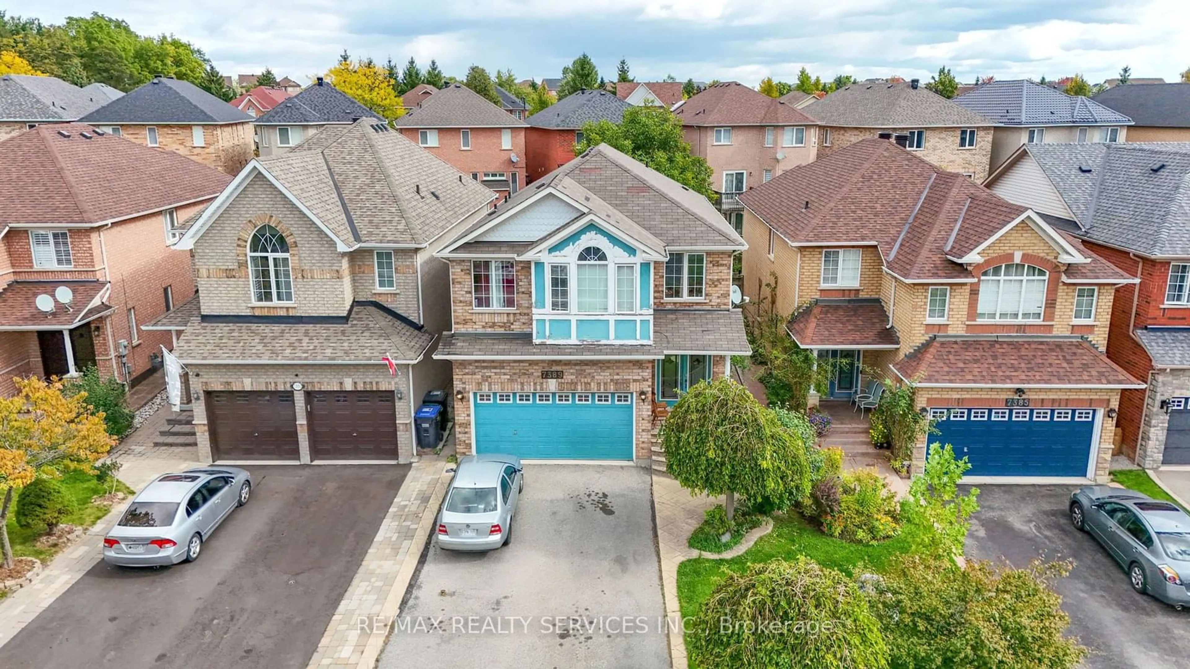 A pic from exterior of the house or condo, the street view for 7389 Lantern Fly Hllw, Mississauga Ontario L5W 1K1