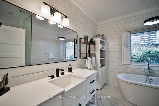 Additional property image - 4028 Millar Cres