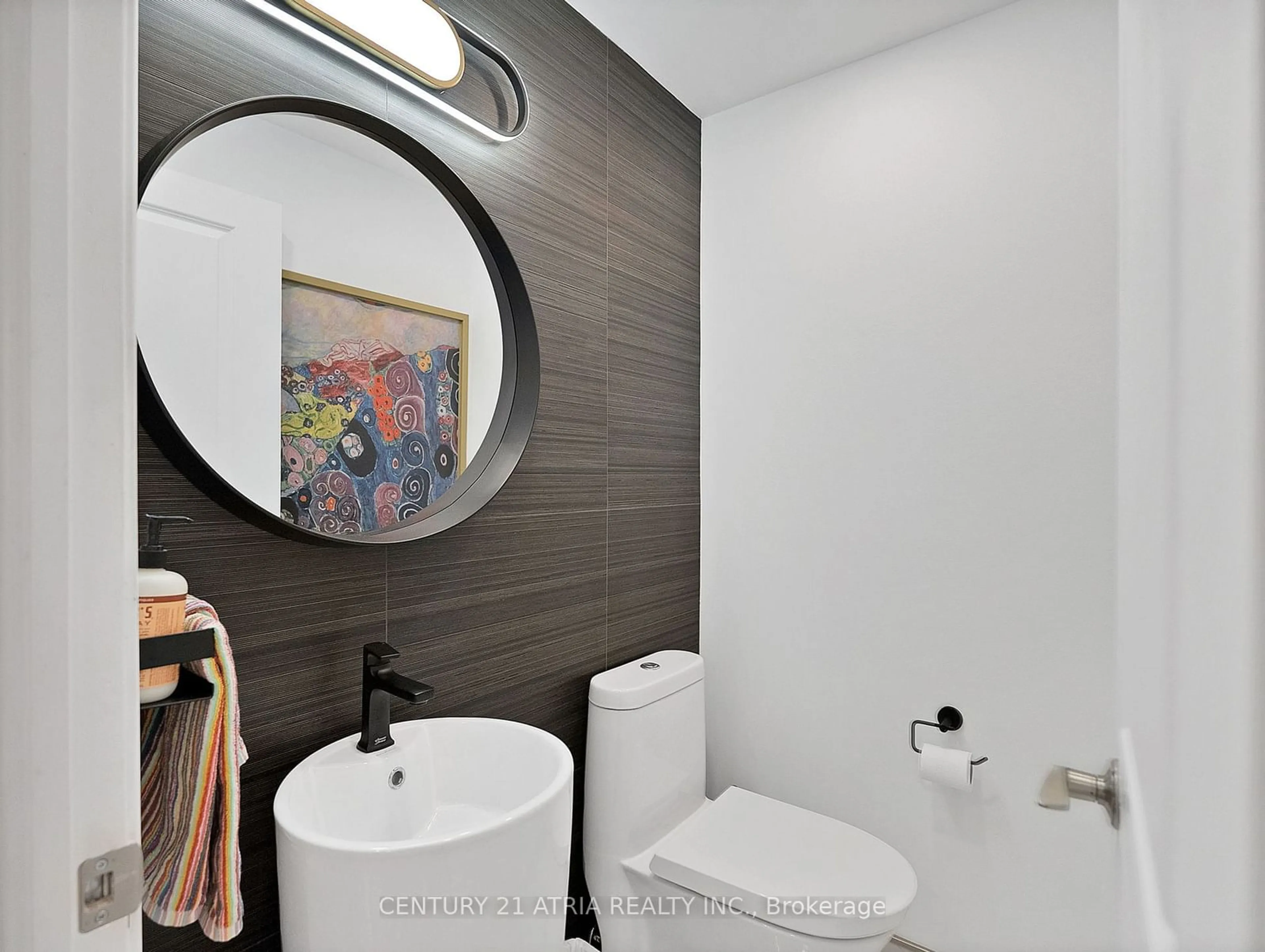 Contemporary bathroom for 2230 Lake Shore Blvd #107, Toronto Ontario M8V 1A5