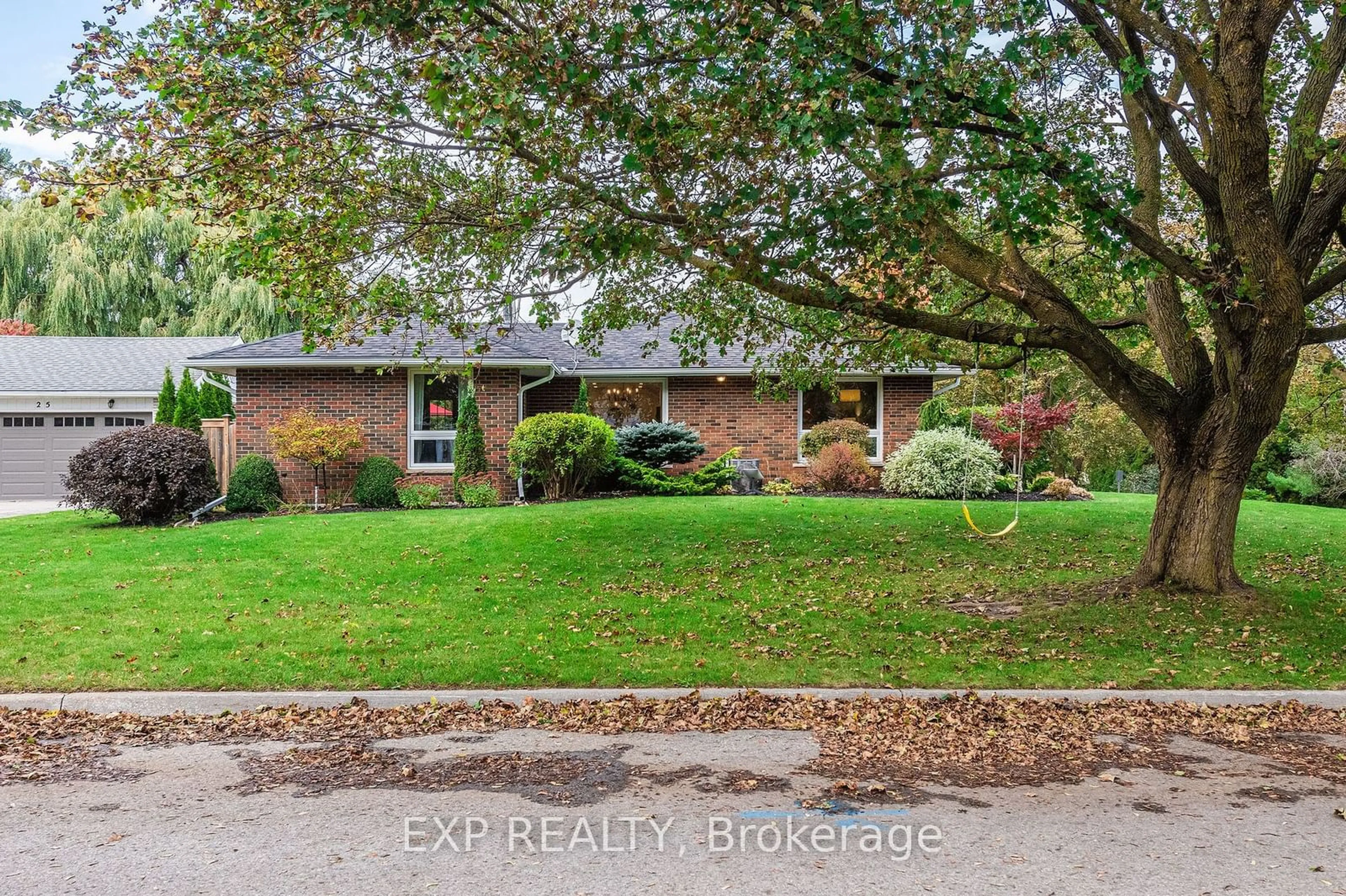 Frontside or backside of a home, the street view for 21 Glenforest Rd, Orangeville Ontario L9W 1A4