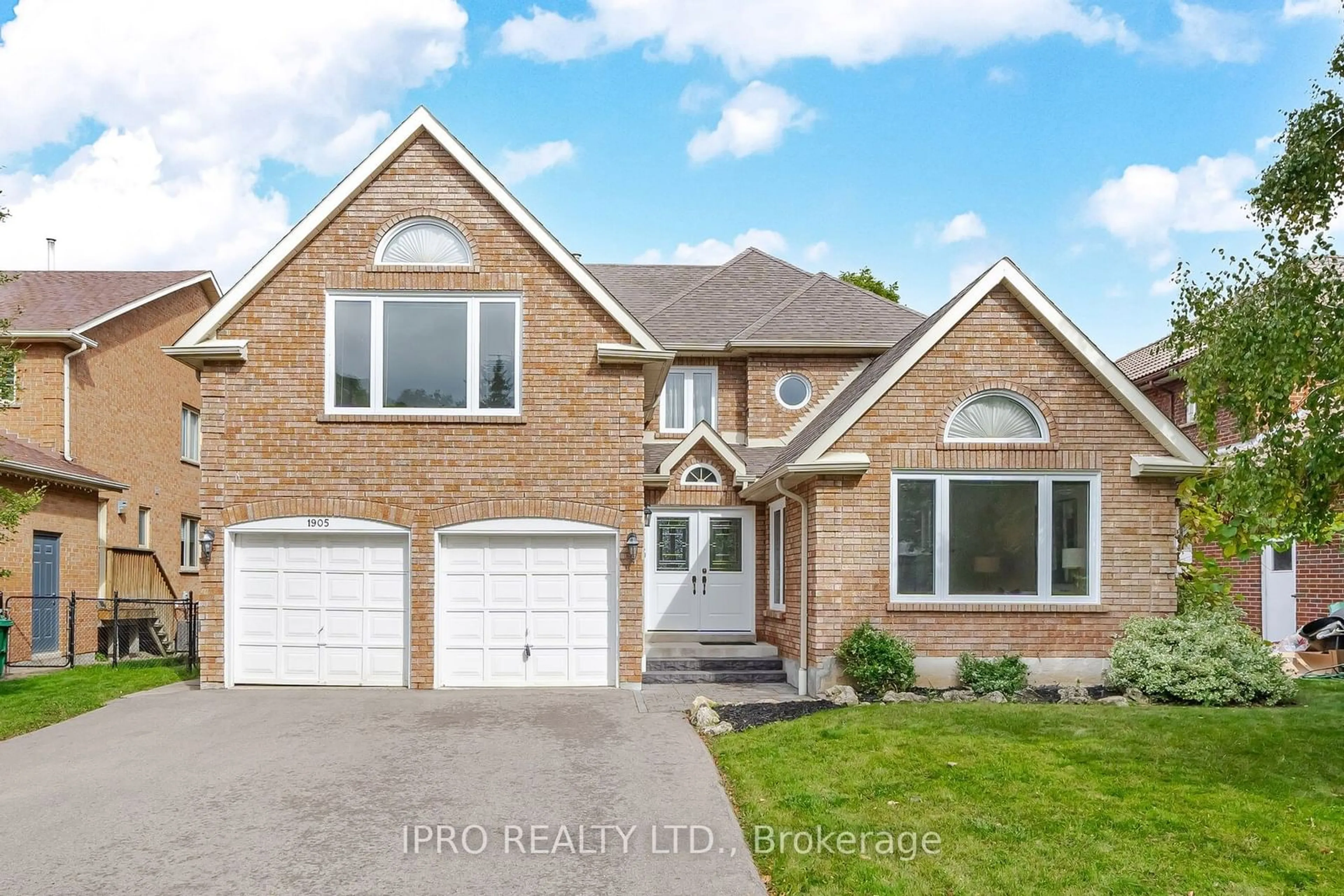 Home with brick exterior material for 1905 Folkway Dr, Mississauga Ontario L5L 3T7