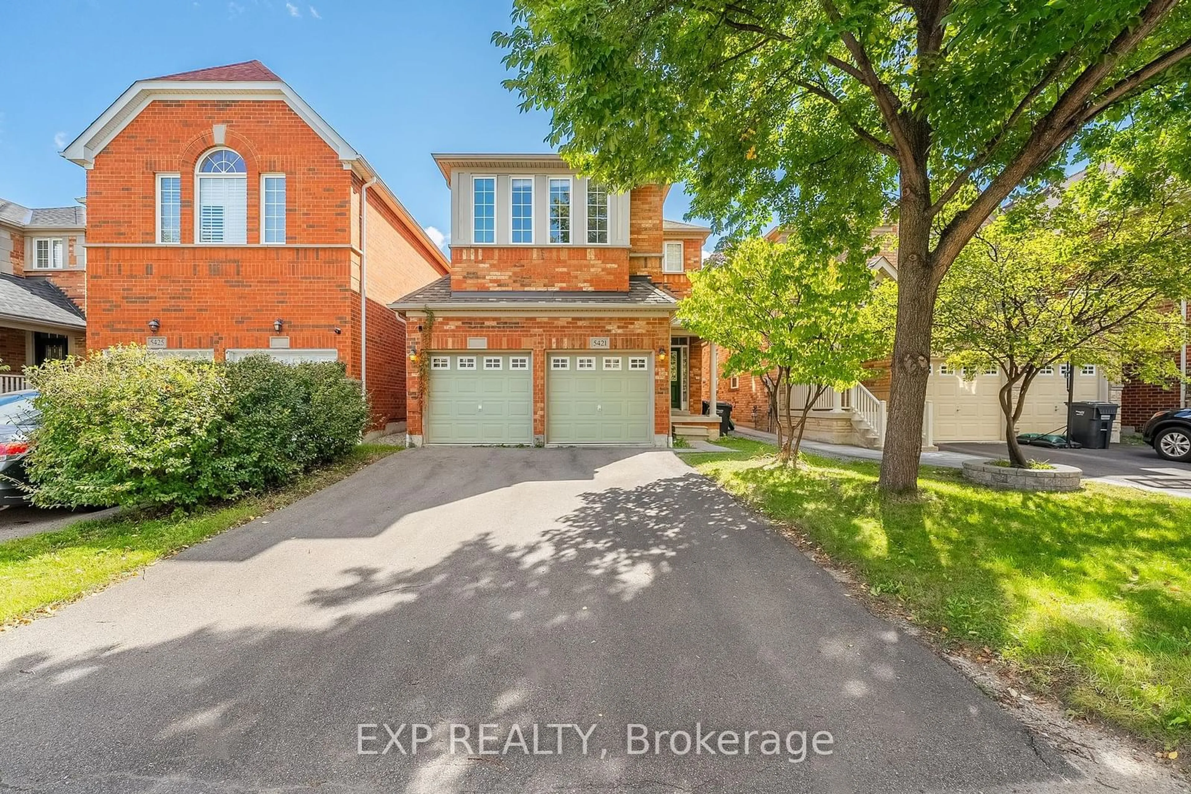 Frontside or backside of a home, the street view for 5421 Bestview Way, Mississauga Ontario L5M 0B1