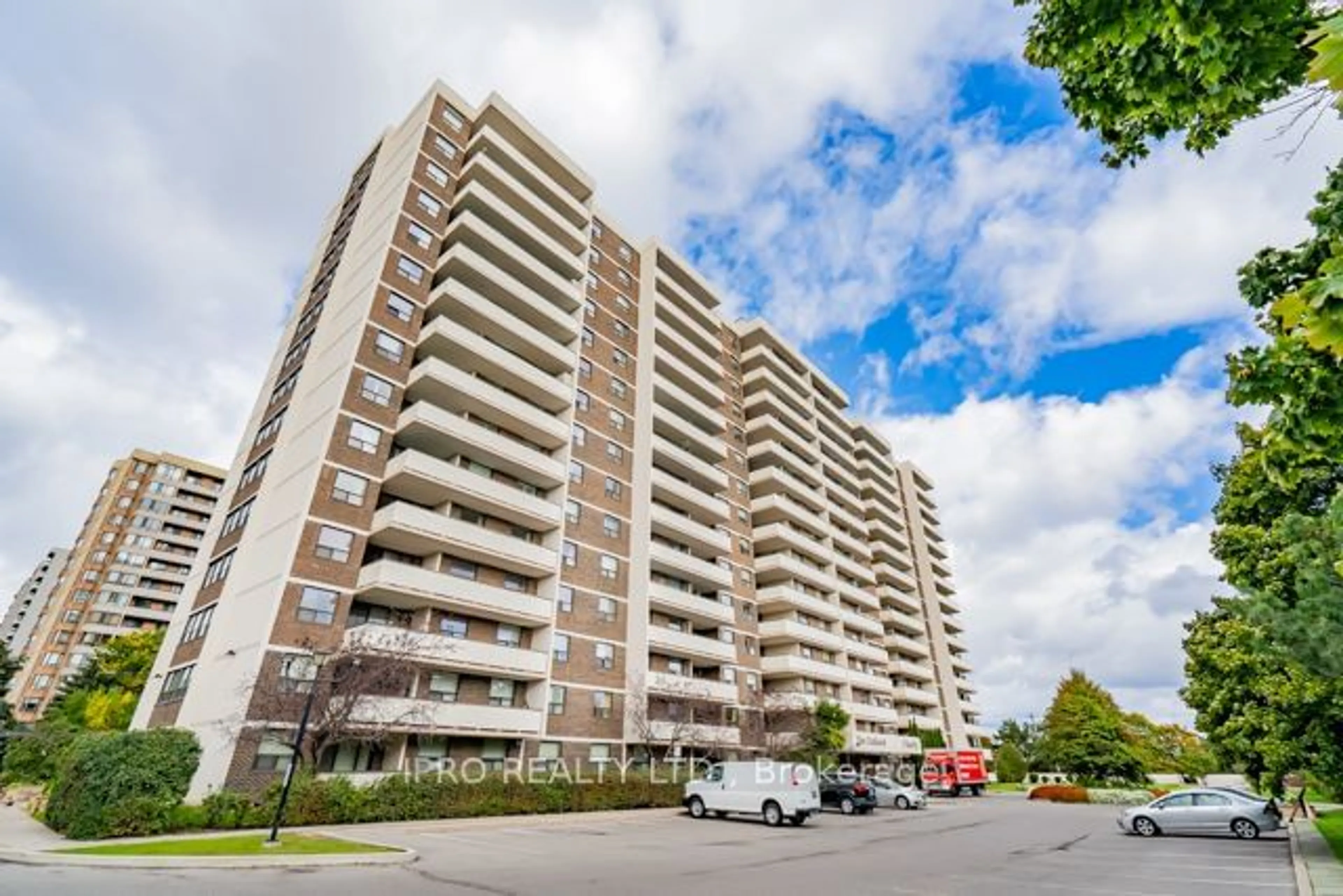 A pic from exterior of the house or condo, the front or back of building for 3 Lisa St #1506, Brampton Ontario L6T 4A2