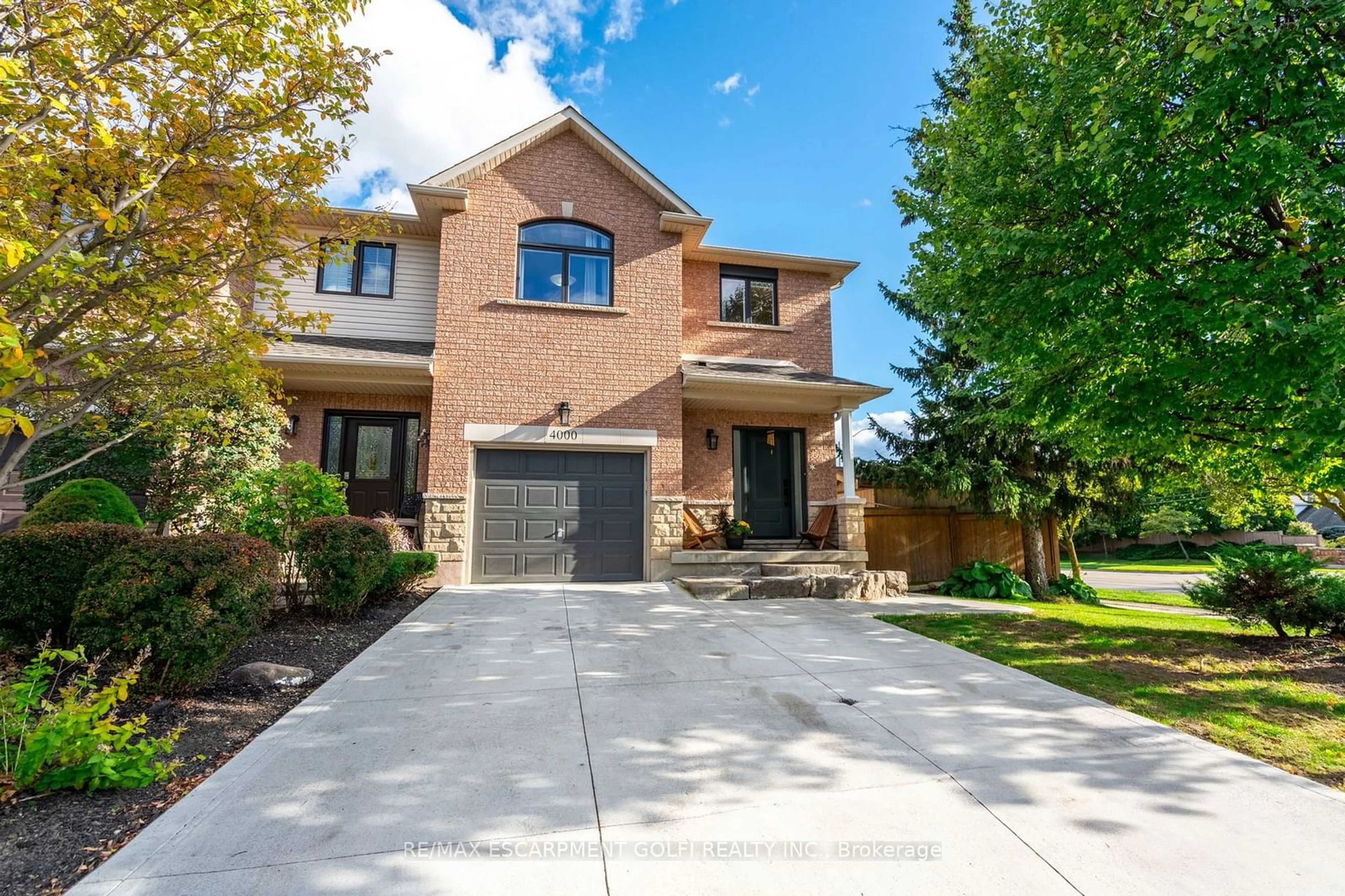 Home with brick exterior material for 4000 Alexan Cres, Burlington Ontario L7M 5A8