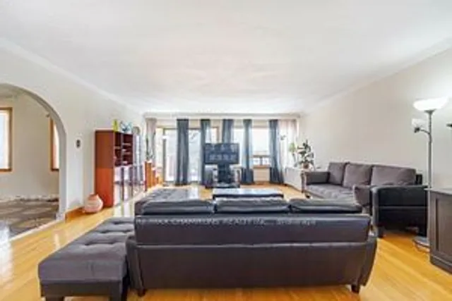 Additional property image - 10 Larchmere Ave