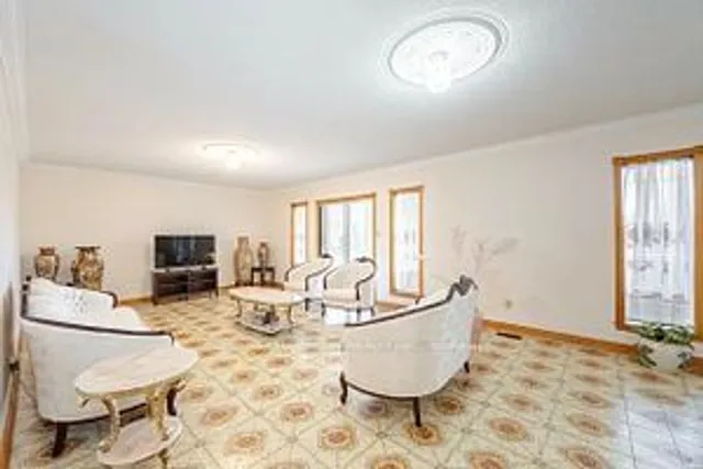 Additional property image - 10 Larchmere Ave
