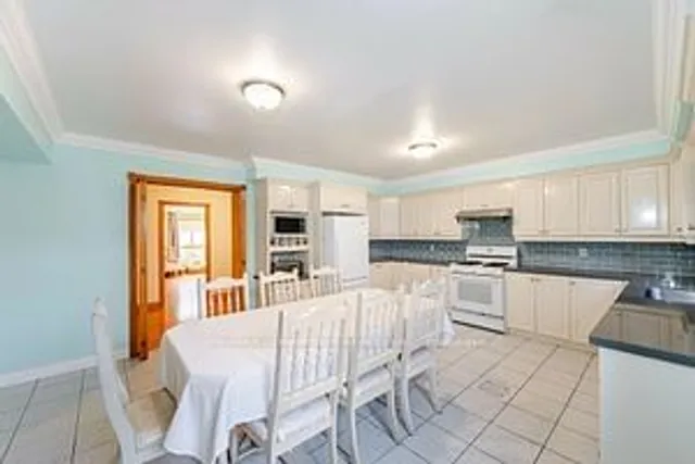 Additional property image - 10 Larchmere Ave