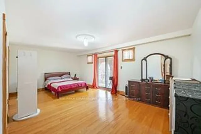 Additional property image - 10 Larchmere Ave